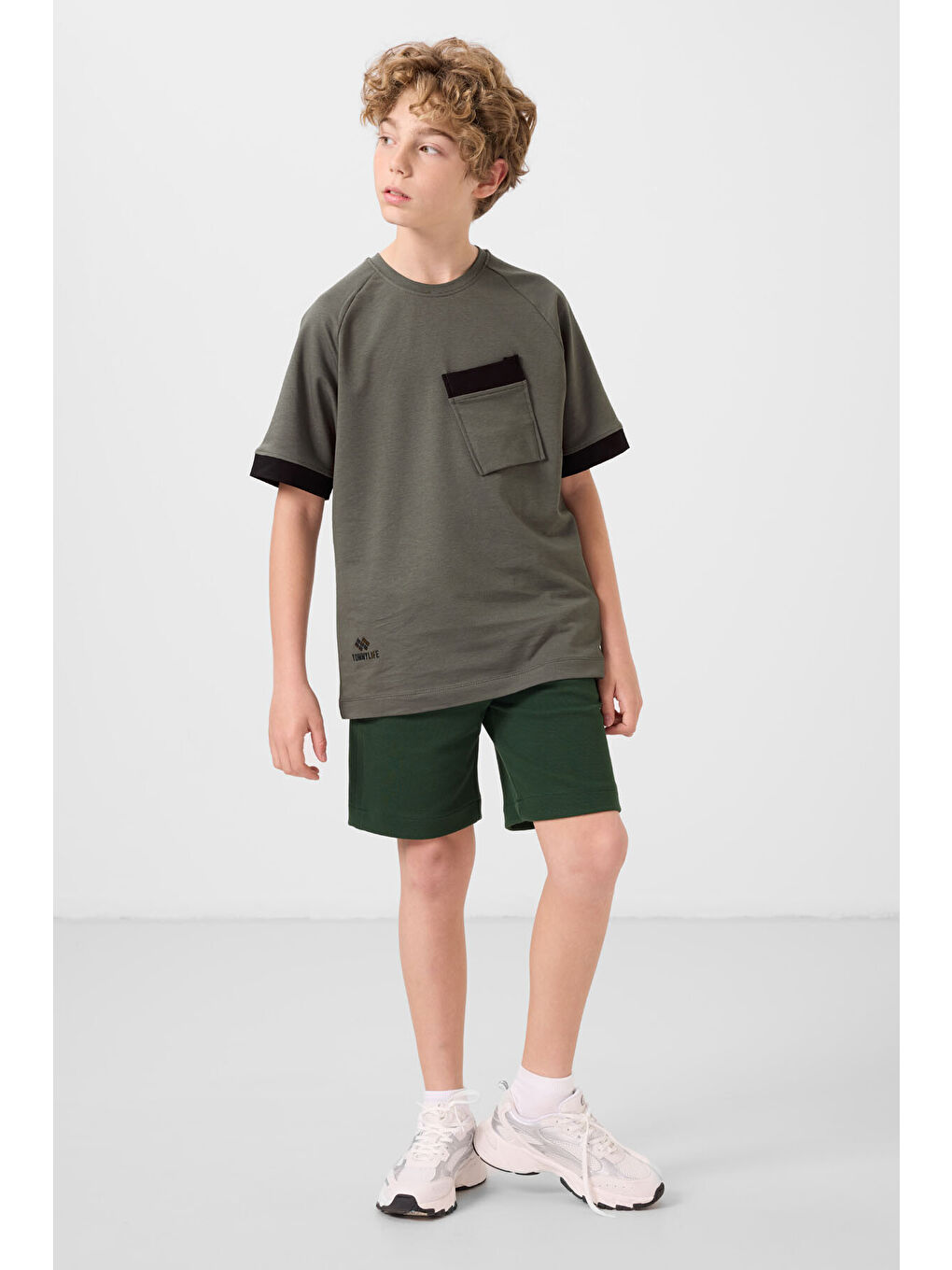 Haki Pamuklu Yumuşak Dokulu Oversize Cep Detaylı Erkek Çocuk T-Shirt - 11295-1