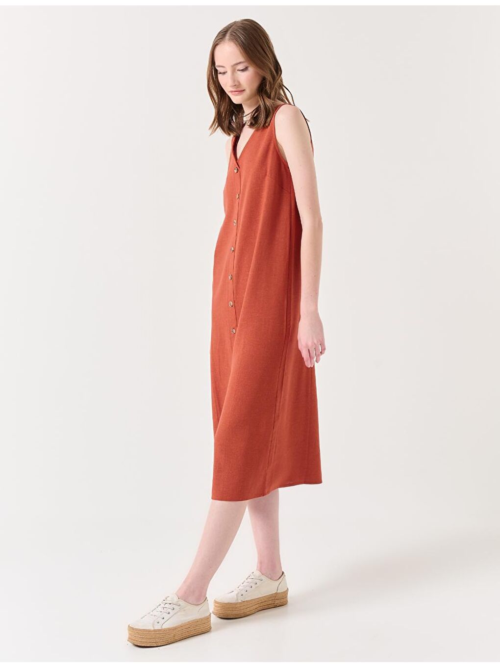 Kahverengi Tarçın V Yaka Önü Düğmeli Kolsuz Keten Elbise-2