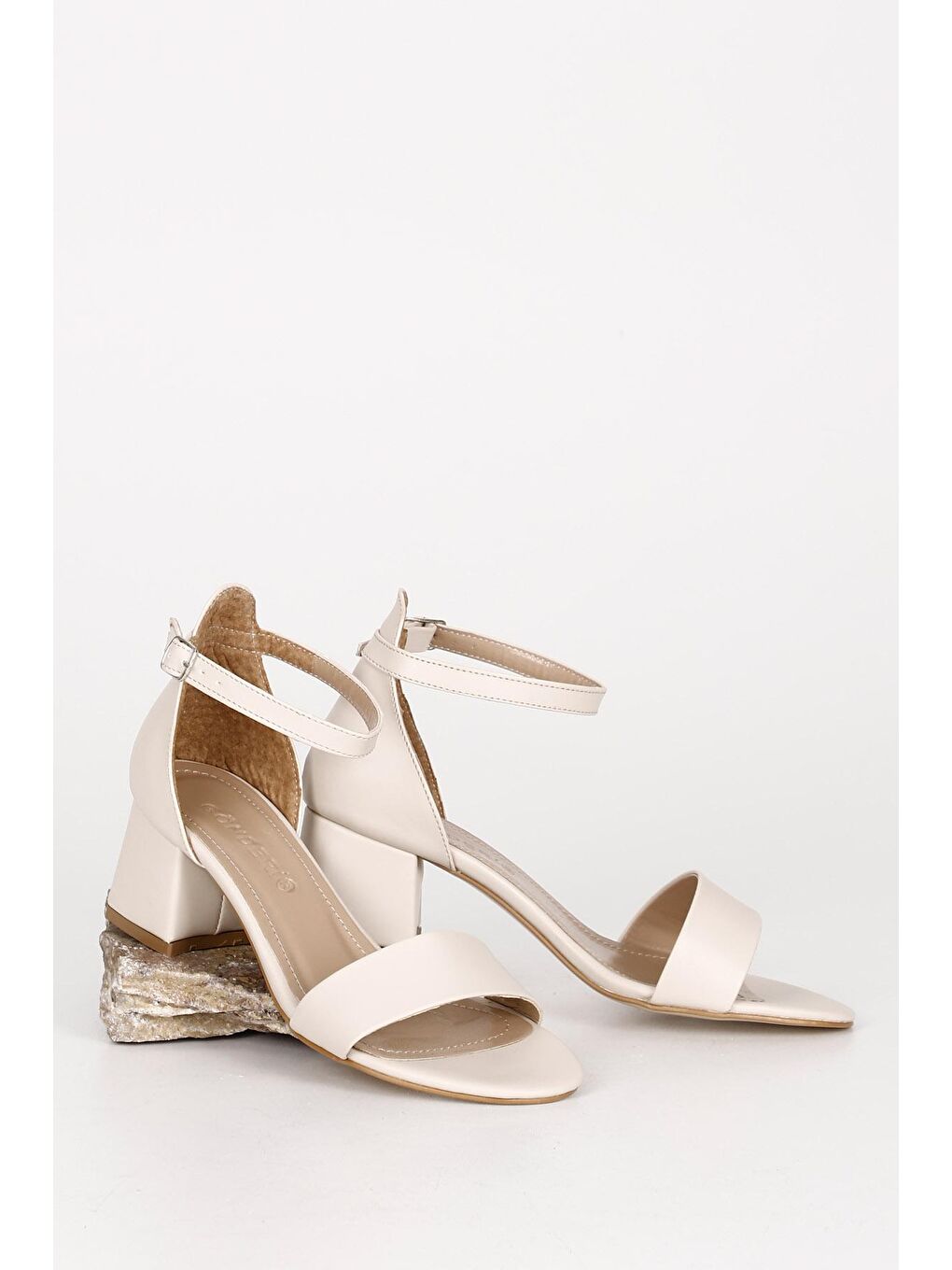 Bej Kalın Topuklu Bantlı  Kadın Sandalet 37101