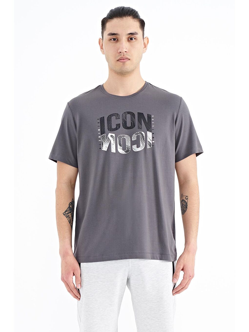 Koyu Gri Yazı Baskılı O Yaka Standart Kalıp Erkek Tişört - 88174