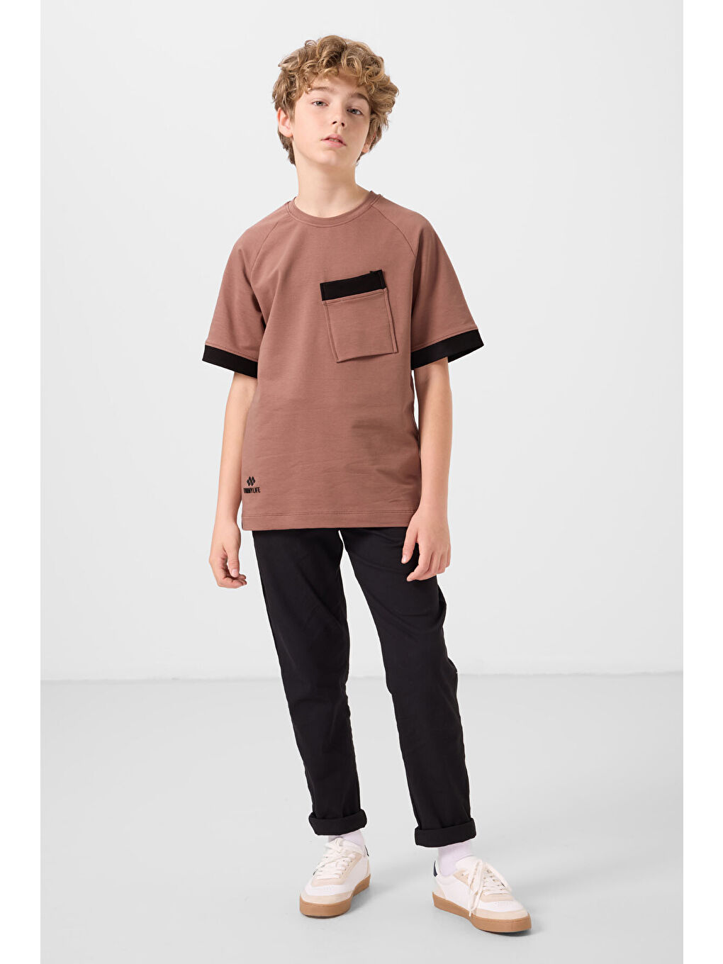 Kahverengi Tarçın Pamuklu Yumuşak Dokulu Oversize Cep Detaylı Erkek Çocuk T-Shirt - 11295-1