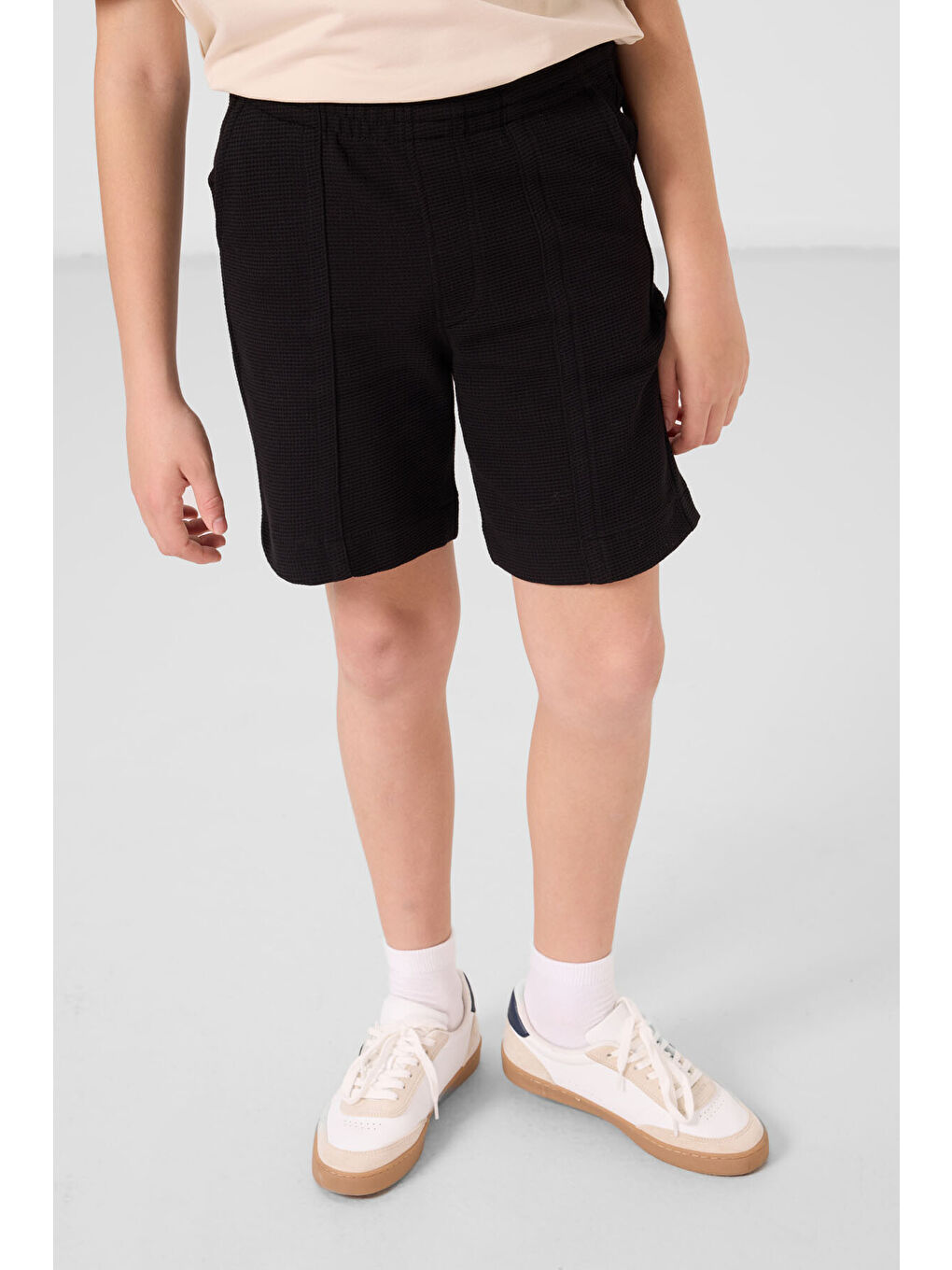 Siyah Pamuklu Yumuşak Dokulu Standart Fit Basic Erkek Çocuk Şort - 11289-1