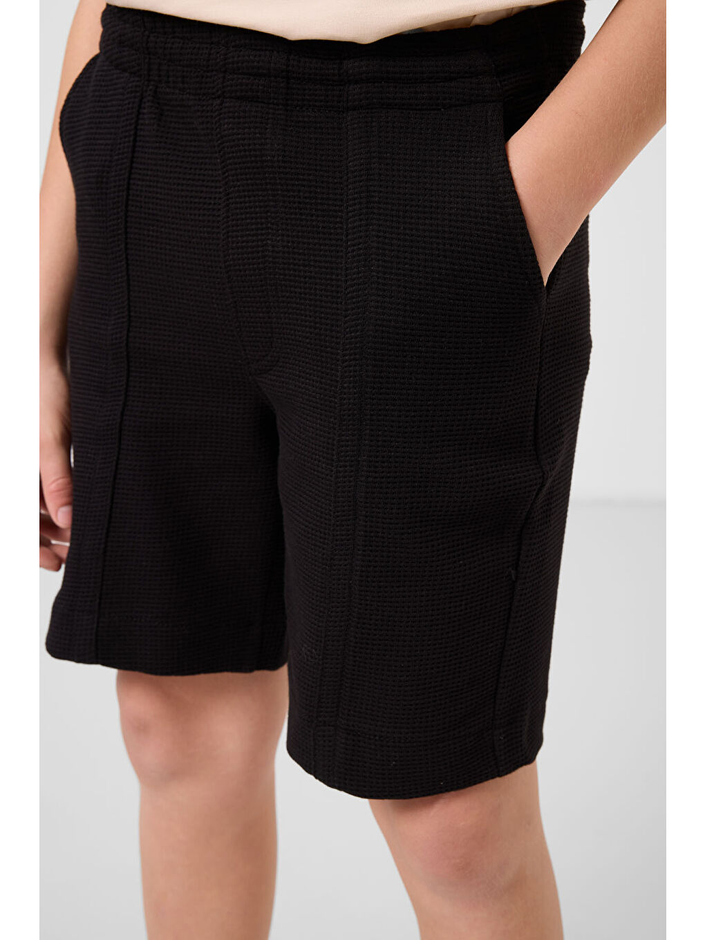 Siyah Pamuklu Yumuşak Dokulu Standart Fit Basic Erkek Çocuk Şort - 11289-3