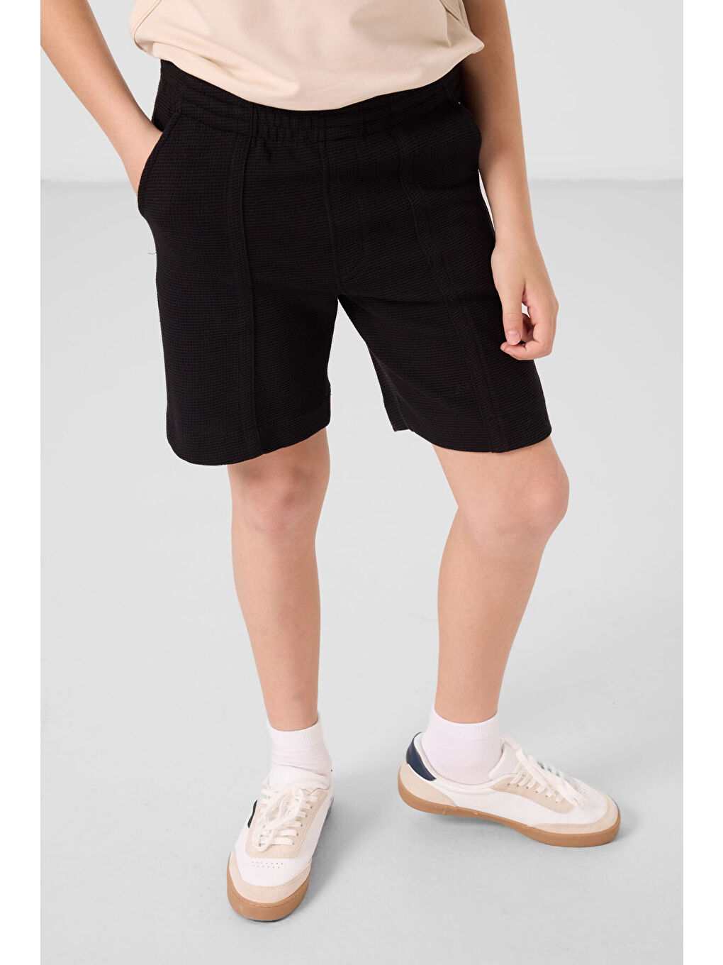 Siyah Pamuklu Yumuşak Dokulu Standart Fit Basic Erkek Çocuk Şort - 11289-4