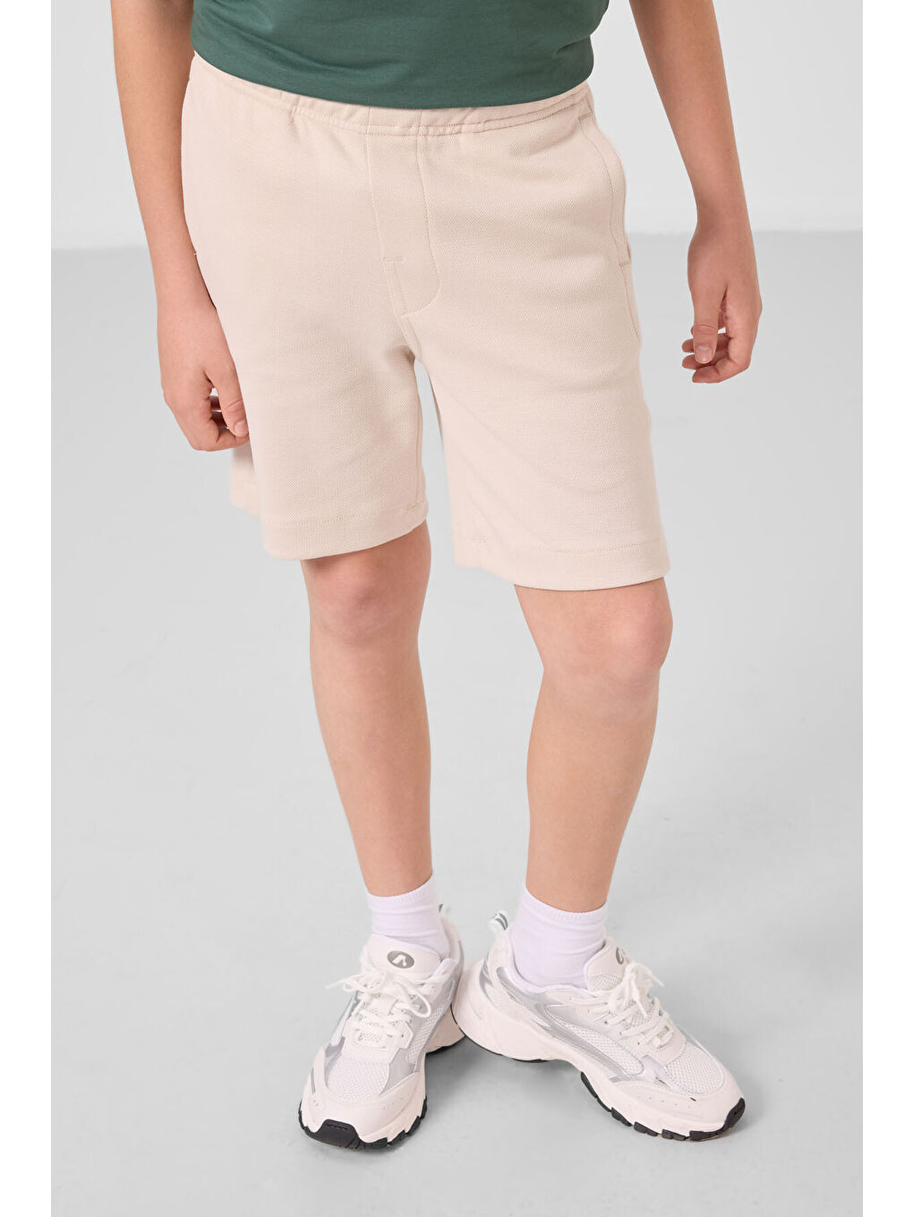 Bej Pamuklu Yumuşak Dokulu Standart Fit Basic Erkek Çocuk Şort - 11293-2