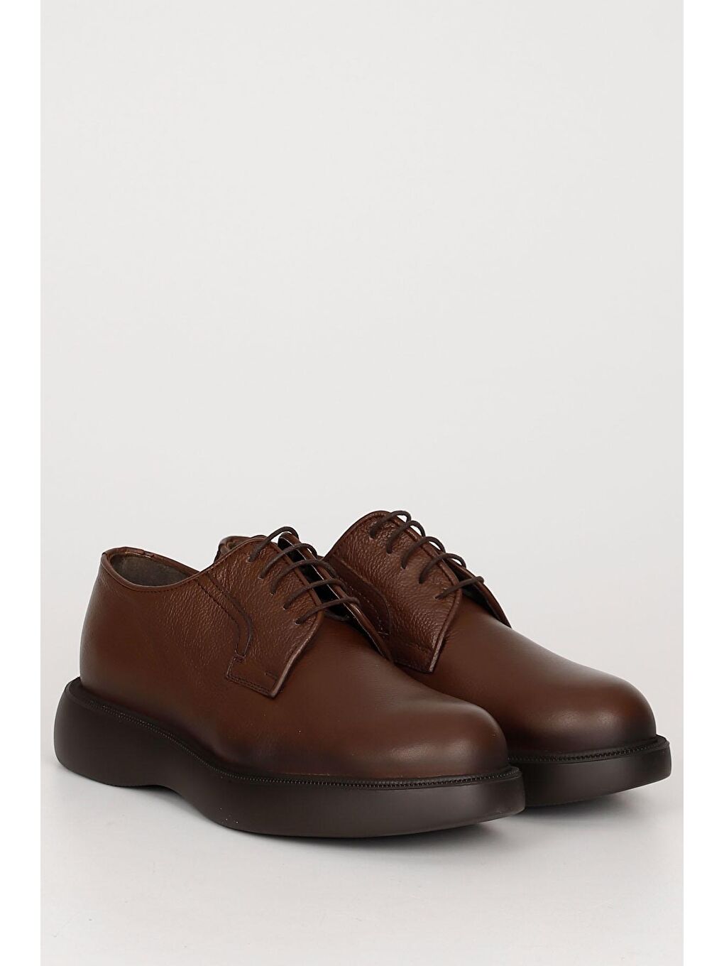 Kahverengi Hakiki Deri Yuvarlak Burun Bağcıklı Günlük Erkek Ayakkabı 81004-1