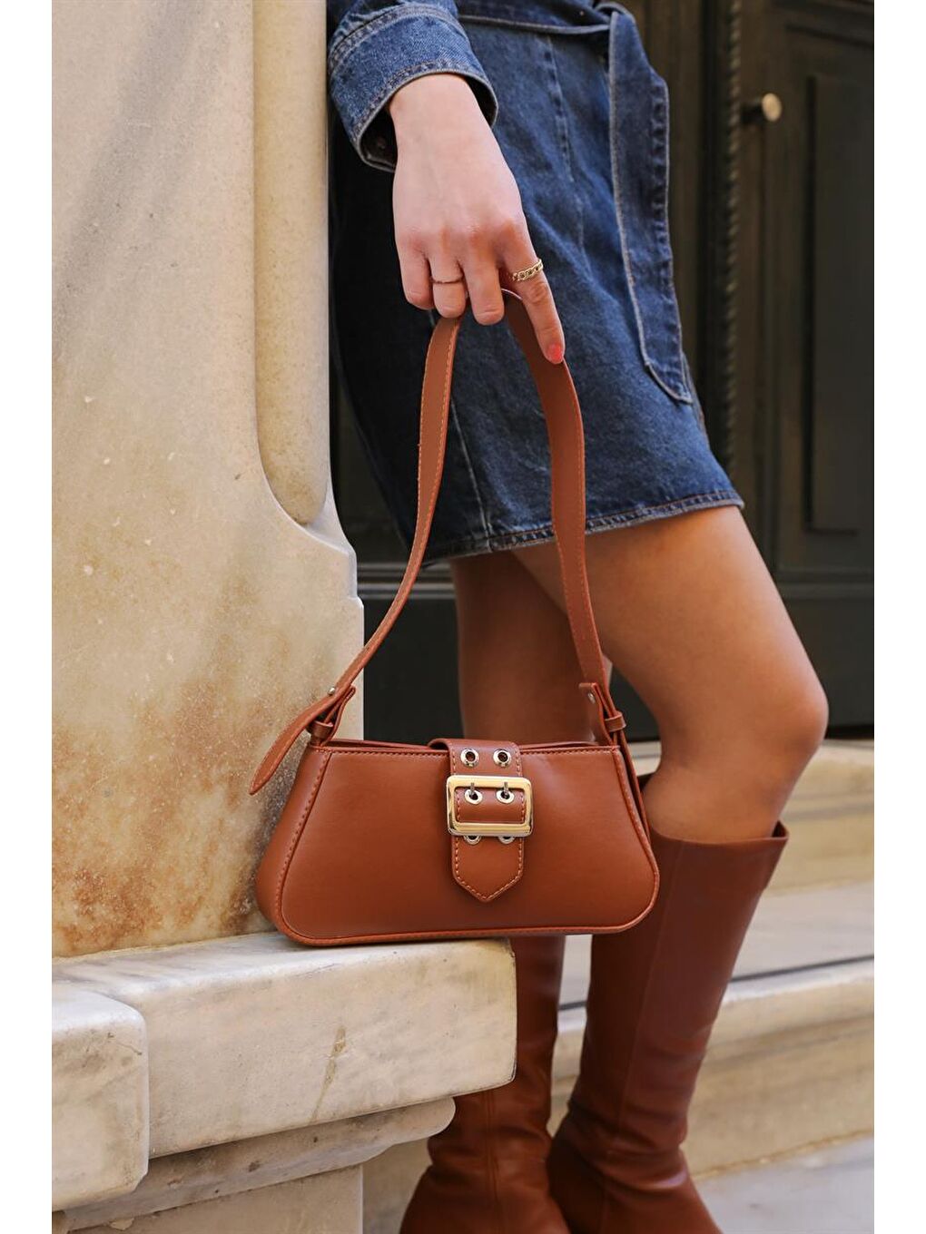Kahverengi Toka Detaylı Kol Çantası Taba-1