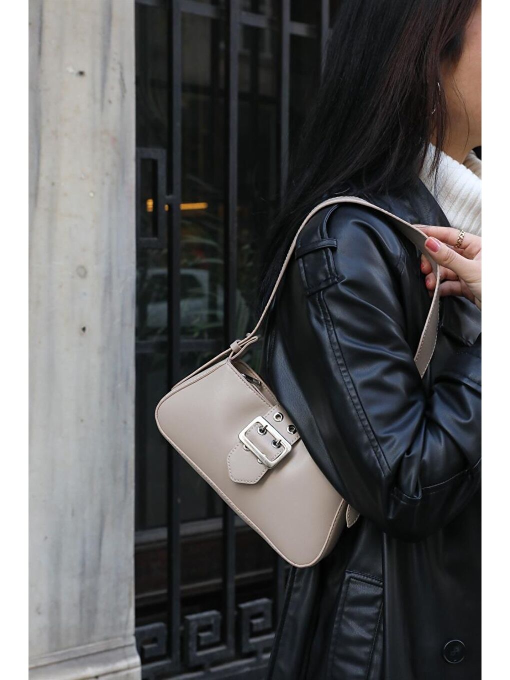 Ekru Toka Detaylı Kol Çantası Krem-2