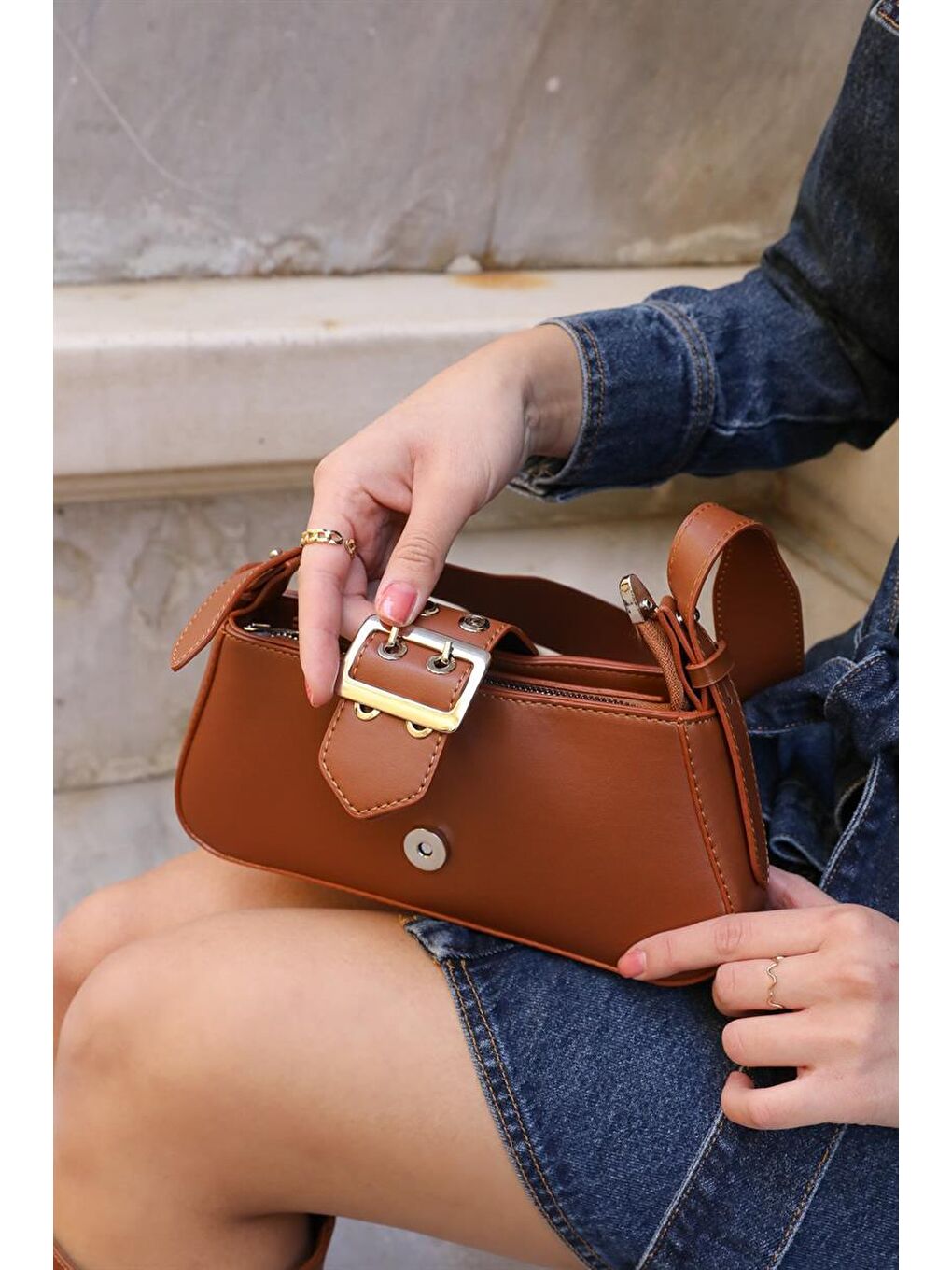 Kahverengi Toka Detaylı Kol Çantası Taba-4