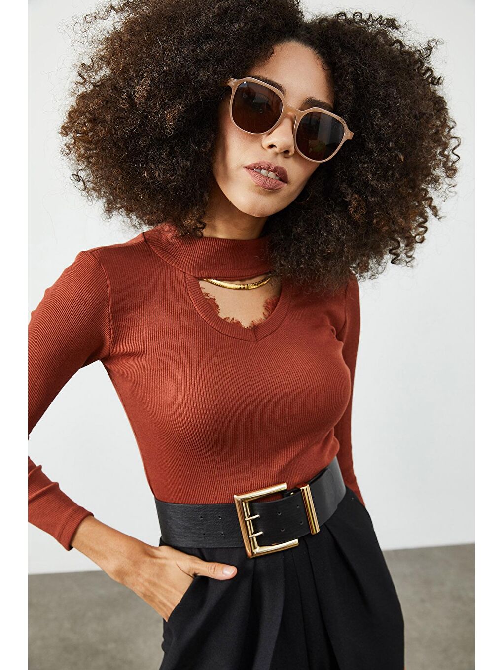 Kahverengi Kiremit Yarım Balıkçı Yaka Pencere Detaylı Kaşkorse Bluz 2KXK2-45855-16