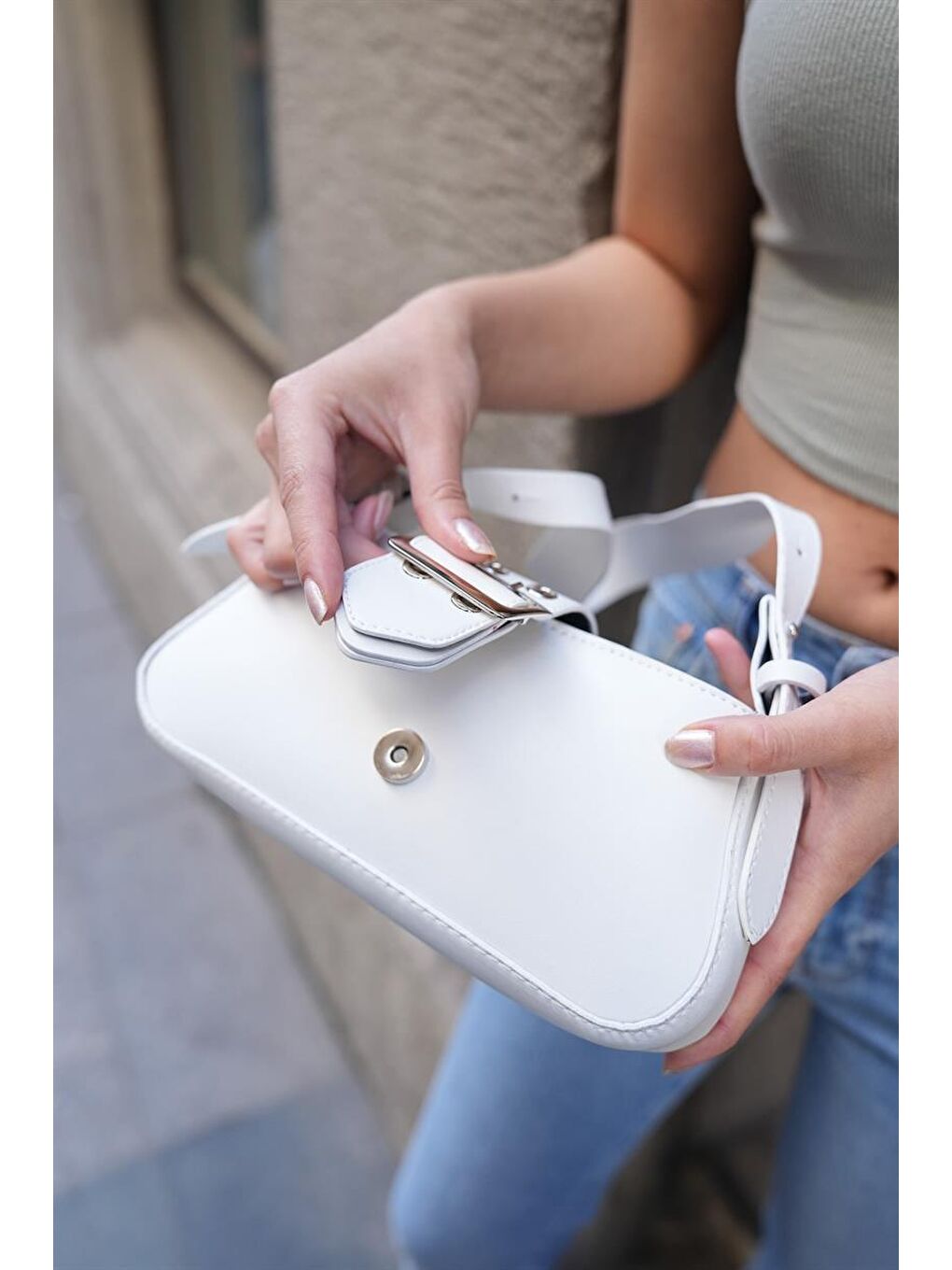 Toka Detaylı Kol Çantası Beyaz-4