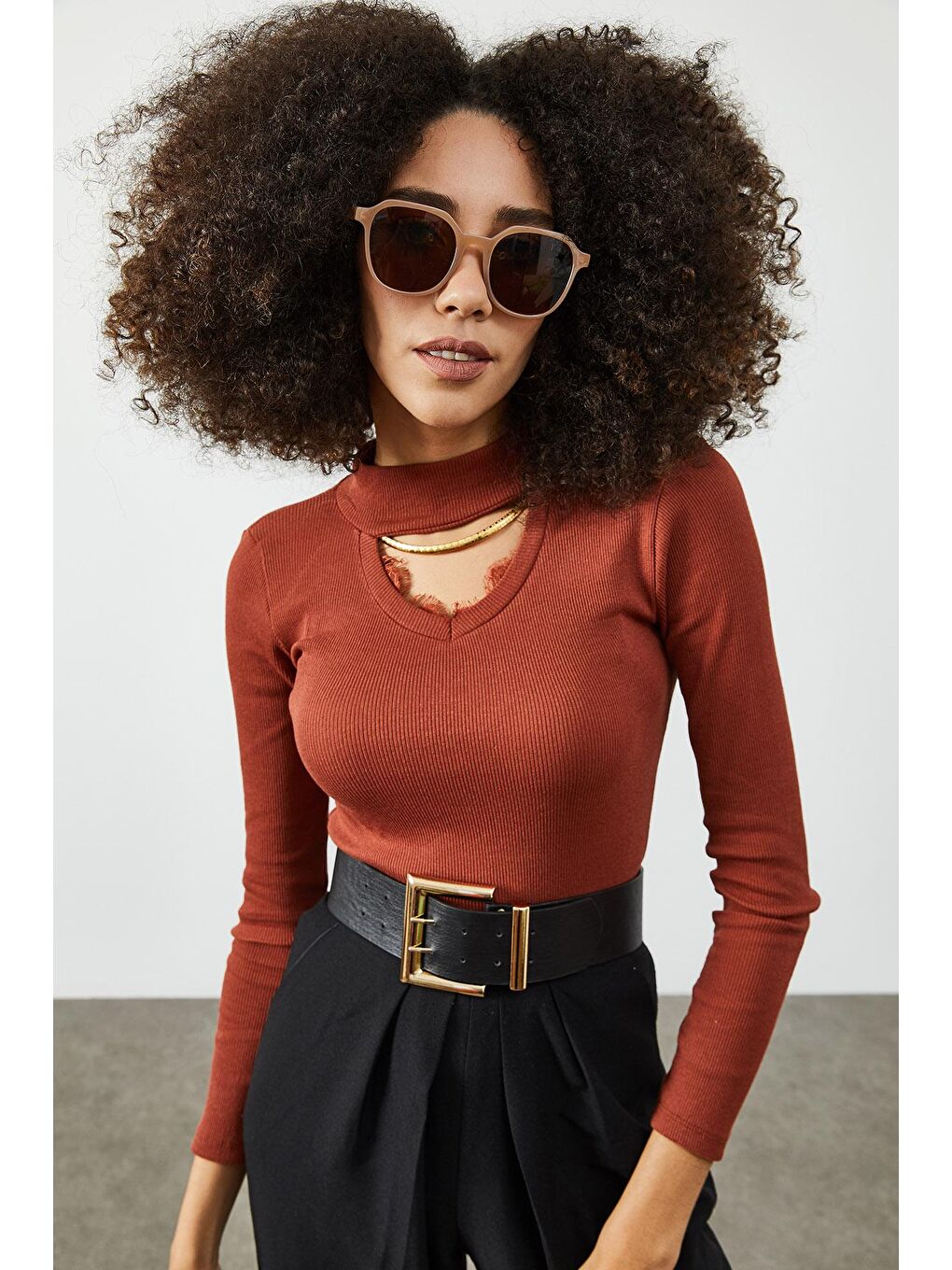 Kahverengi Kiremit Yarım Balıkçı Yaka Pencere Detaylı Kaşkorse Bluz 2KXK2-45855-16-3