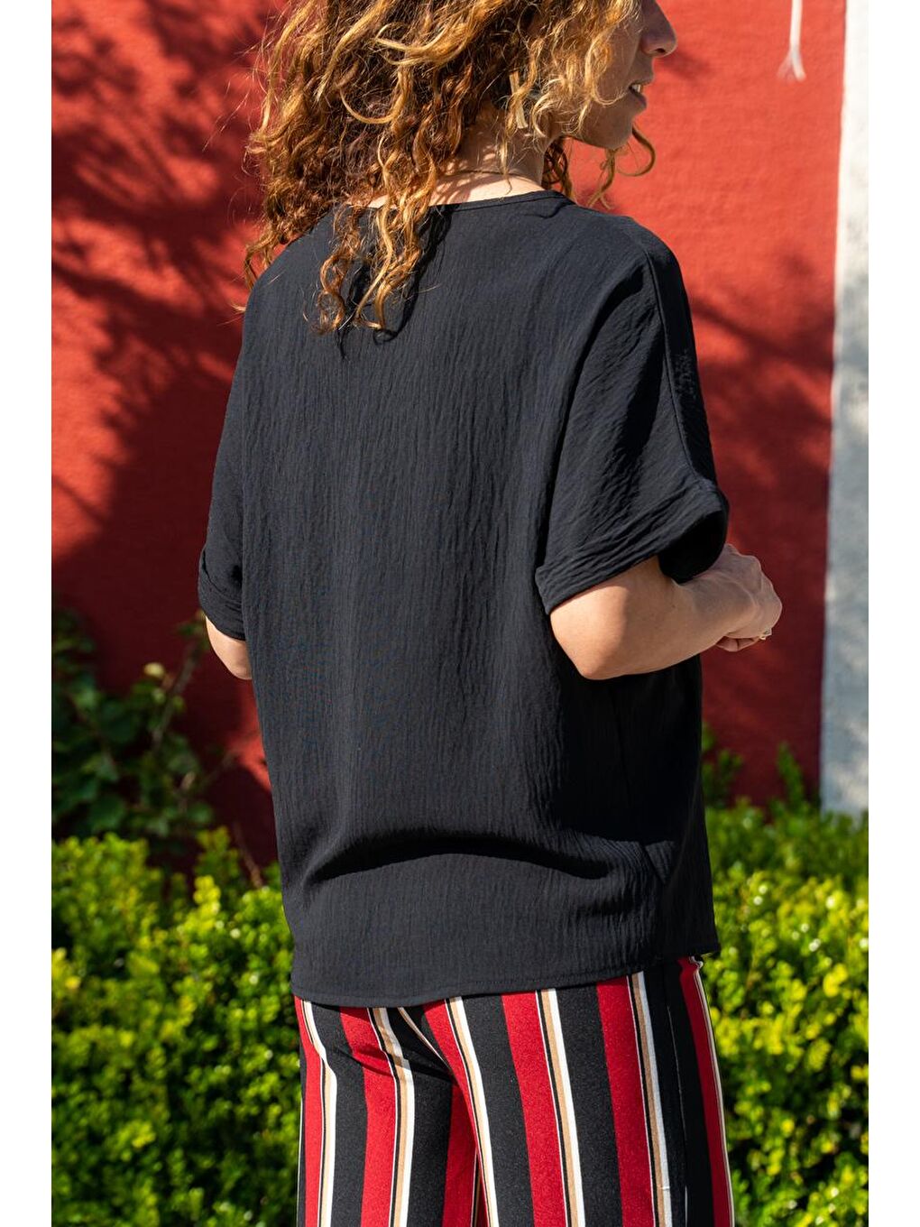 Kadın Siyah Hasır Düğme Detaylı Salaş Bluz GK-BST2851-3