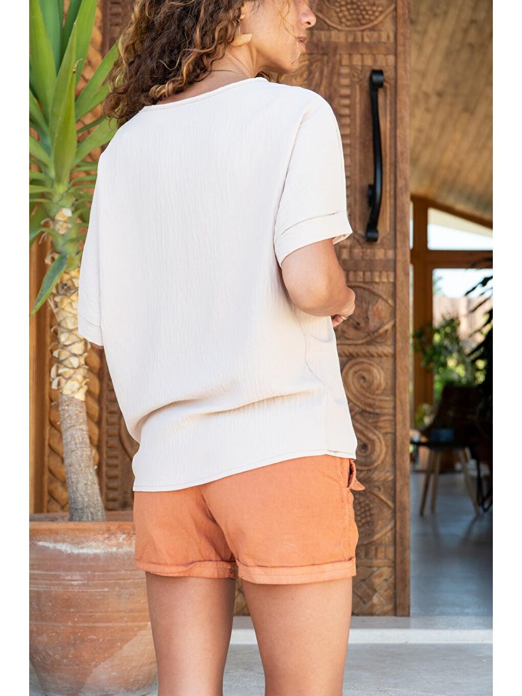 Kadın Bej Hasır Düğme Detaylı Salaş Bluz GK-BST2851-1