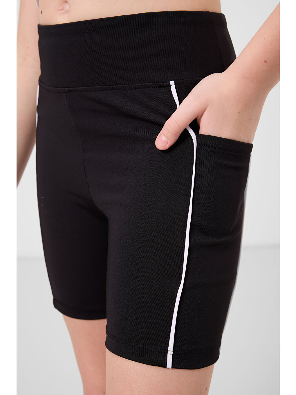 Siyah Esnek Standart Fit Basic Performans Kız Çocuk Tayt - 75189-3