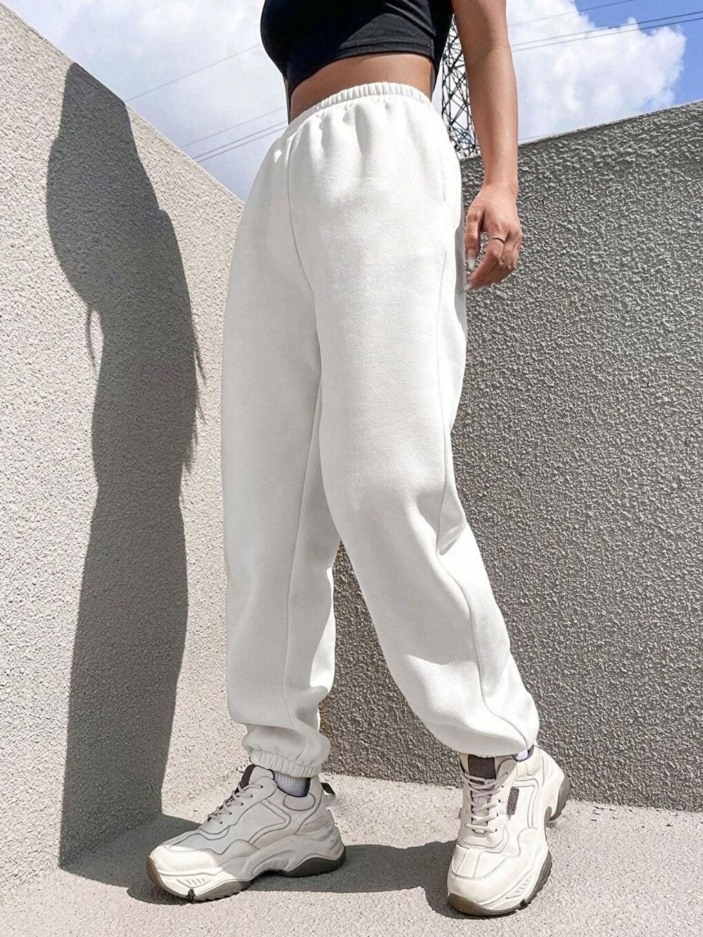 Kadın Beyaz Lastik Paçalı Eşofman Altı-1