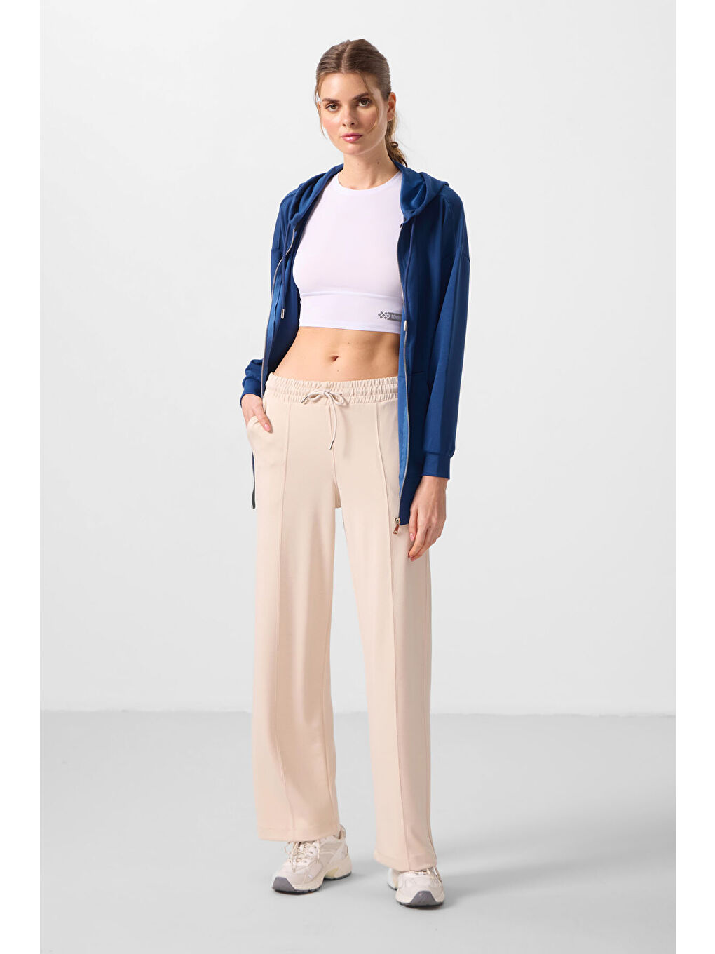 Bej Yumuşak Dokulu Cepli Ön Dikiş Detaylı Kadın Palazzo Pantolon - 94670