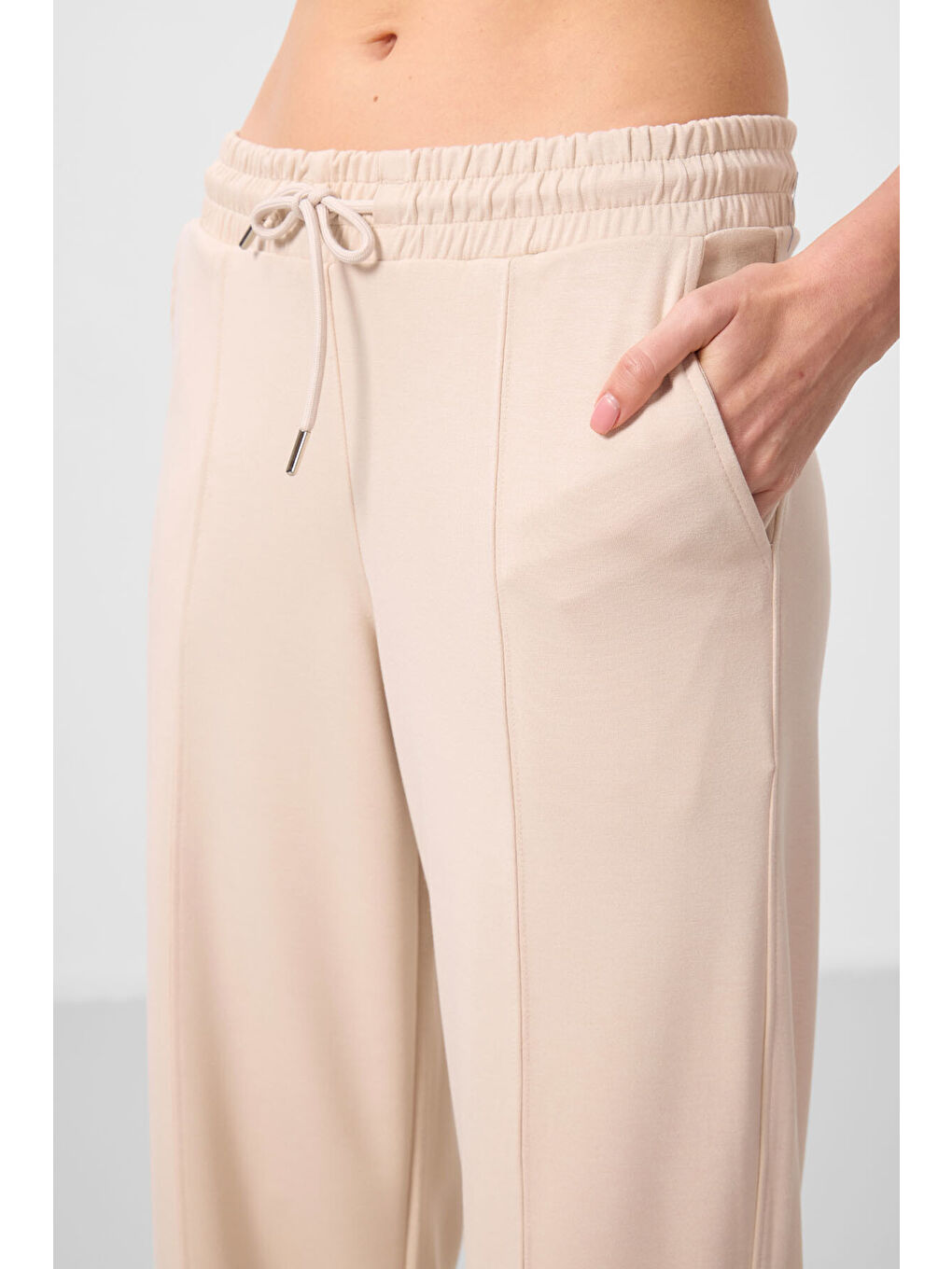 Bej Yumuşak Dokulu Cepli Ön Dikiş Detaylı Kadın Palazzo Pantolon - 94670-2