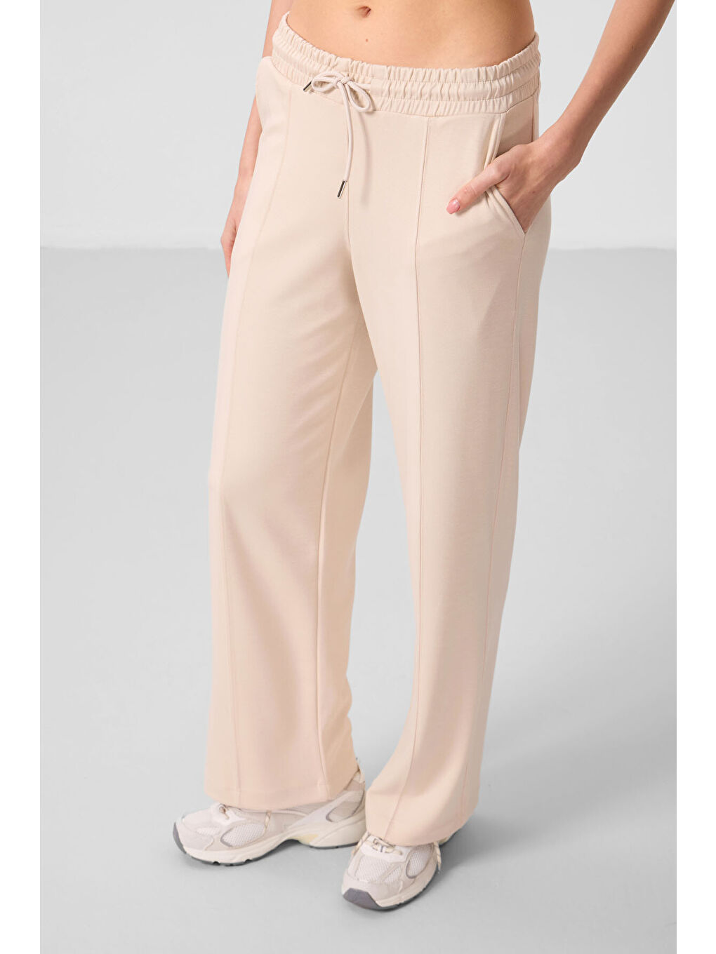 Bej Yumuşak Dokulu Cepli Ön Dikiş Detaylı Kadın Palazzo Pantolon - 94670-3