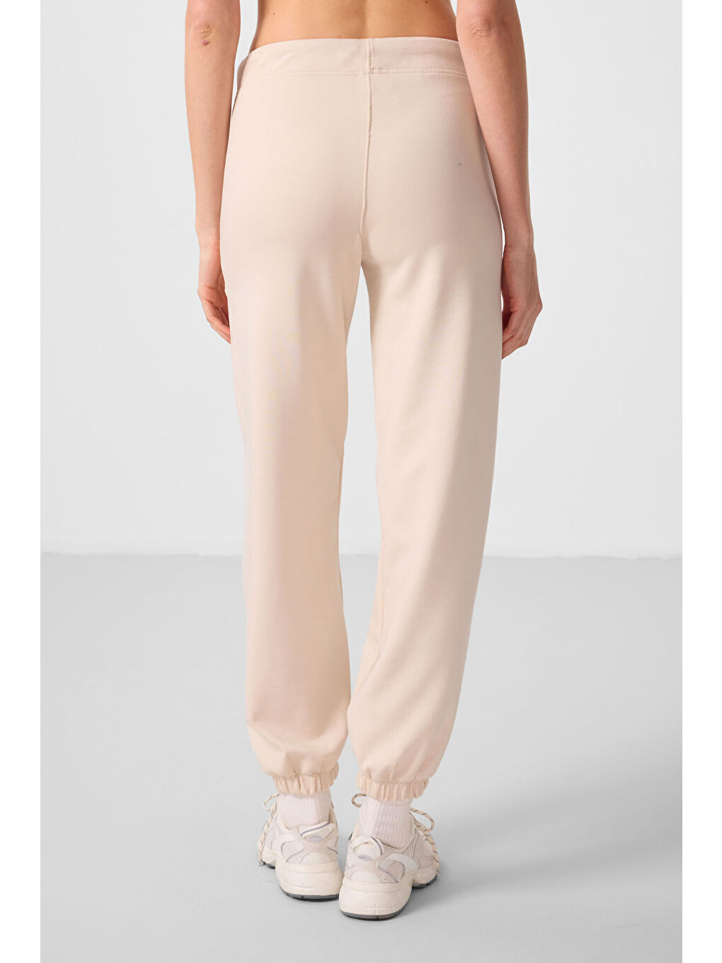 Bej Yumuşak Dokulu Cep Detaylı Rahat Form Kadın Pantolon - 94672-4