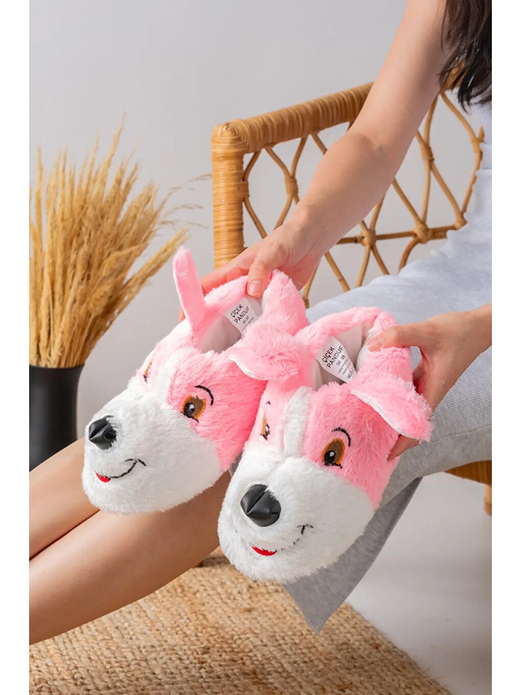 Pembe Köpek Figürlü Pudra Pelüş Panduf Ev Pandufu