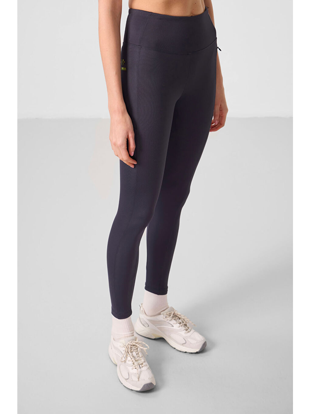 Antrasit Polyester Esnek Standart Fit Performans Kadın Tayt - 94667-3