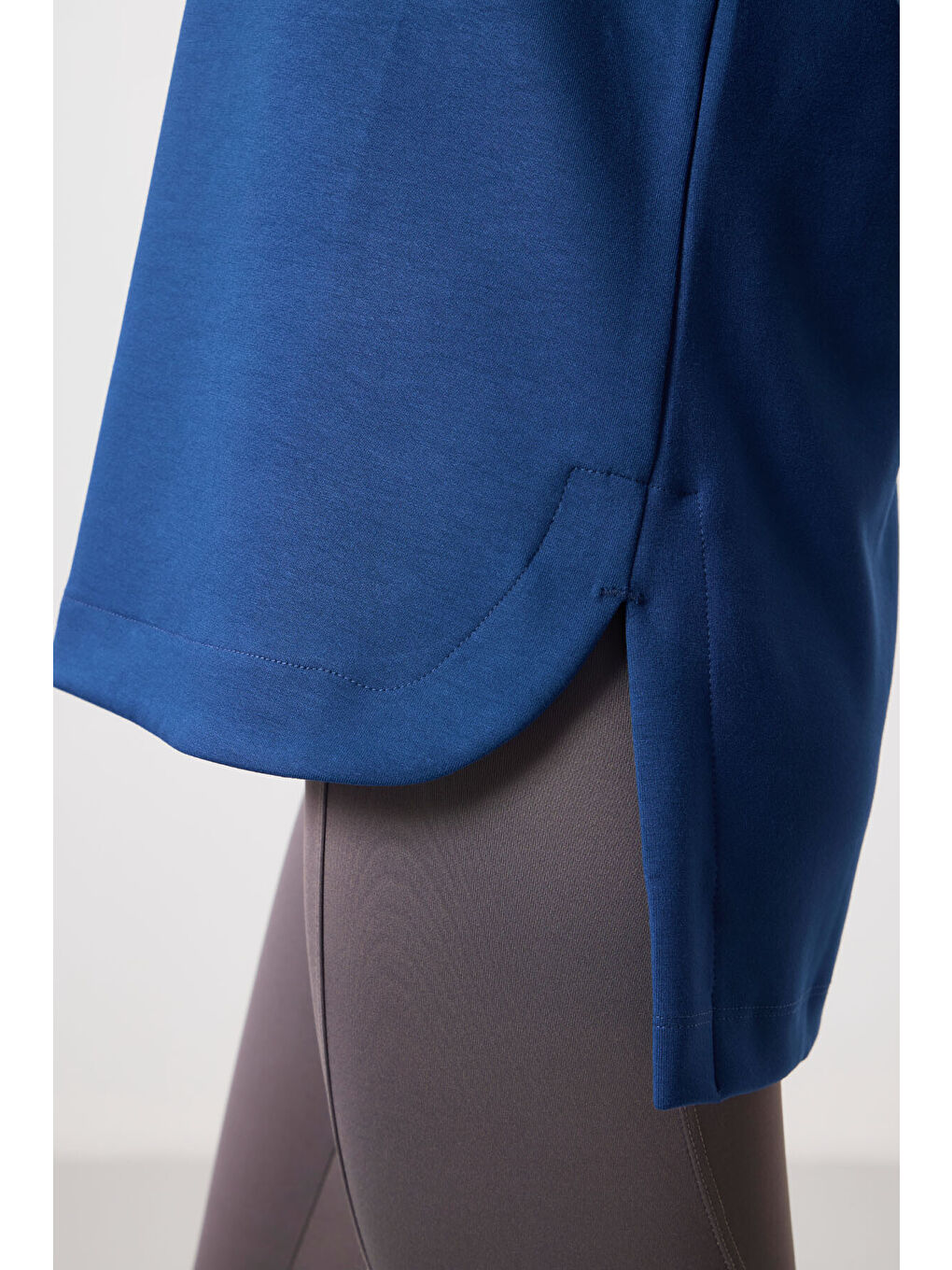 Mavi Parlament Yumuşak Dokulu O Yaka Rahat Form Kadın Tunik Sweatshirt - 97305-2