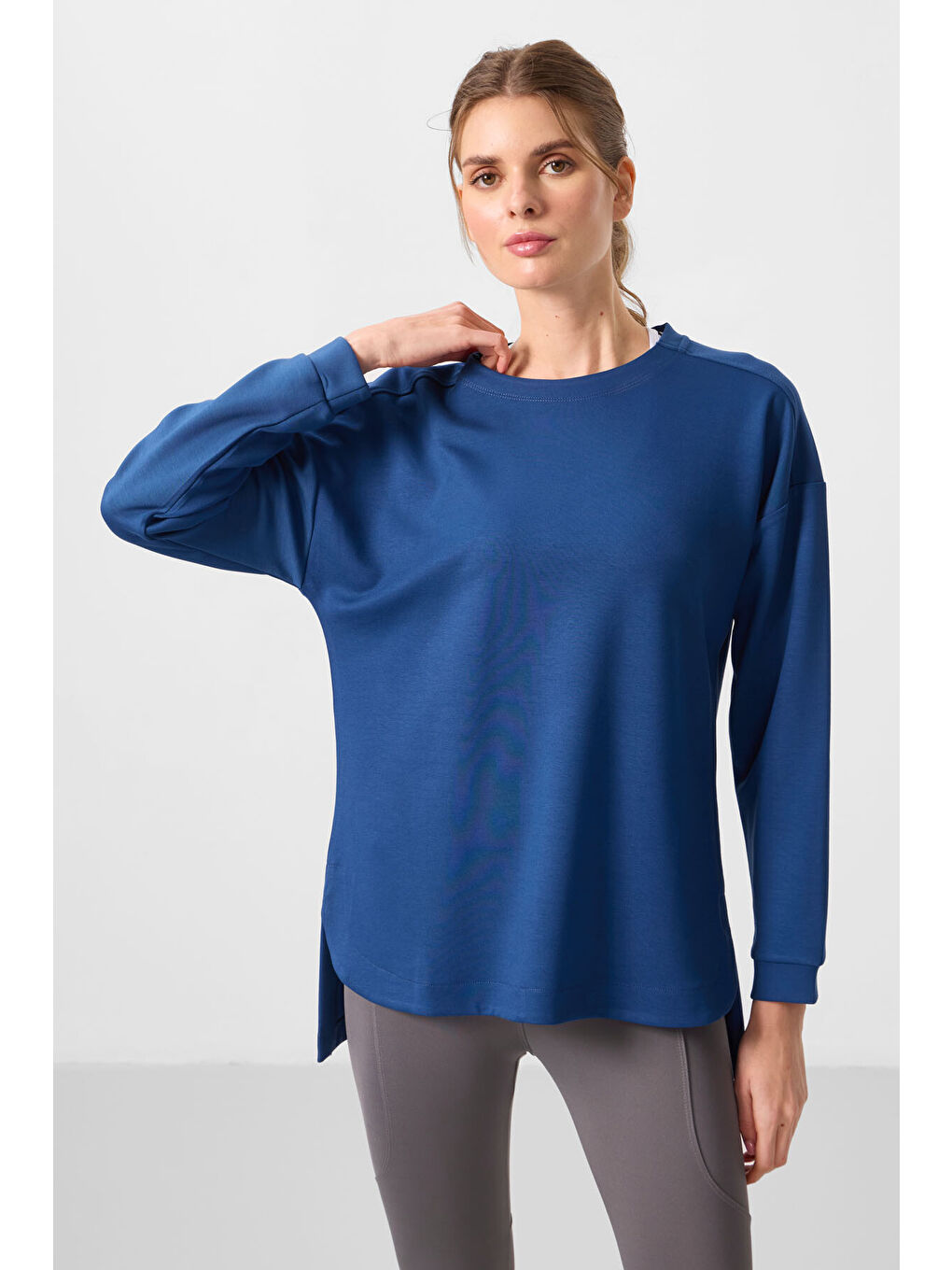 Mavi Parlament Yumuşak Dokulu O Yaka Rahat Form Kadın Tunik Sweatshirt - 97305-3