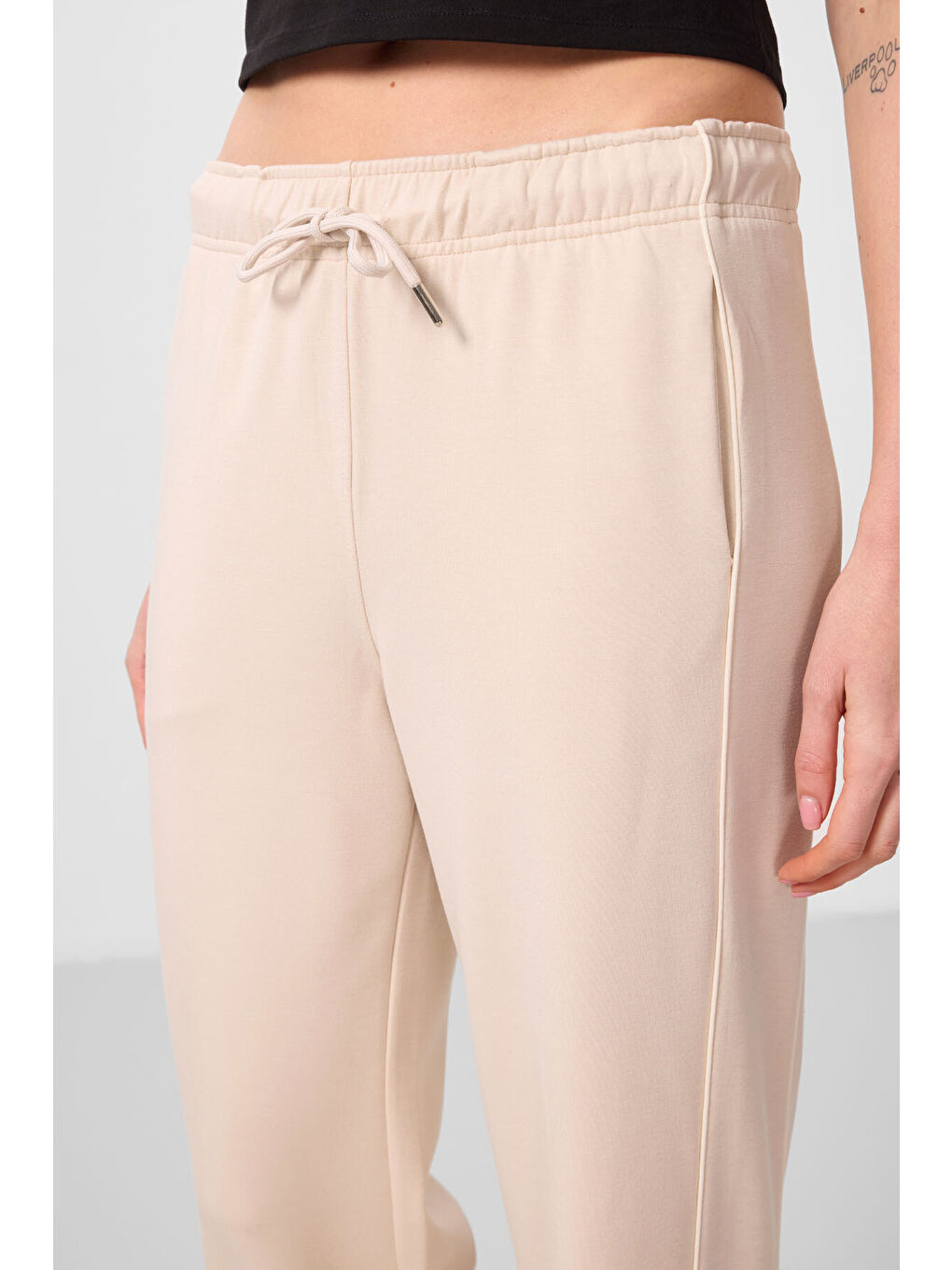 Bej Yumuşak Dokulu Yan Panel Detaylı Geniş Paça Kadın Palazzo Pantolon - 94669-2