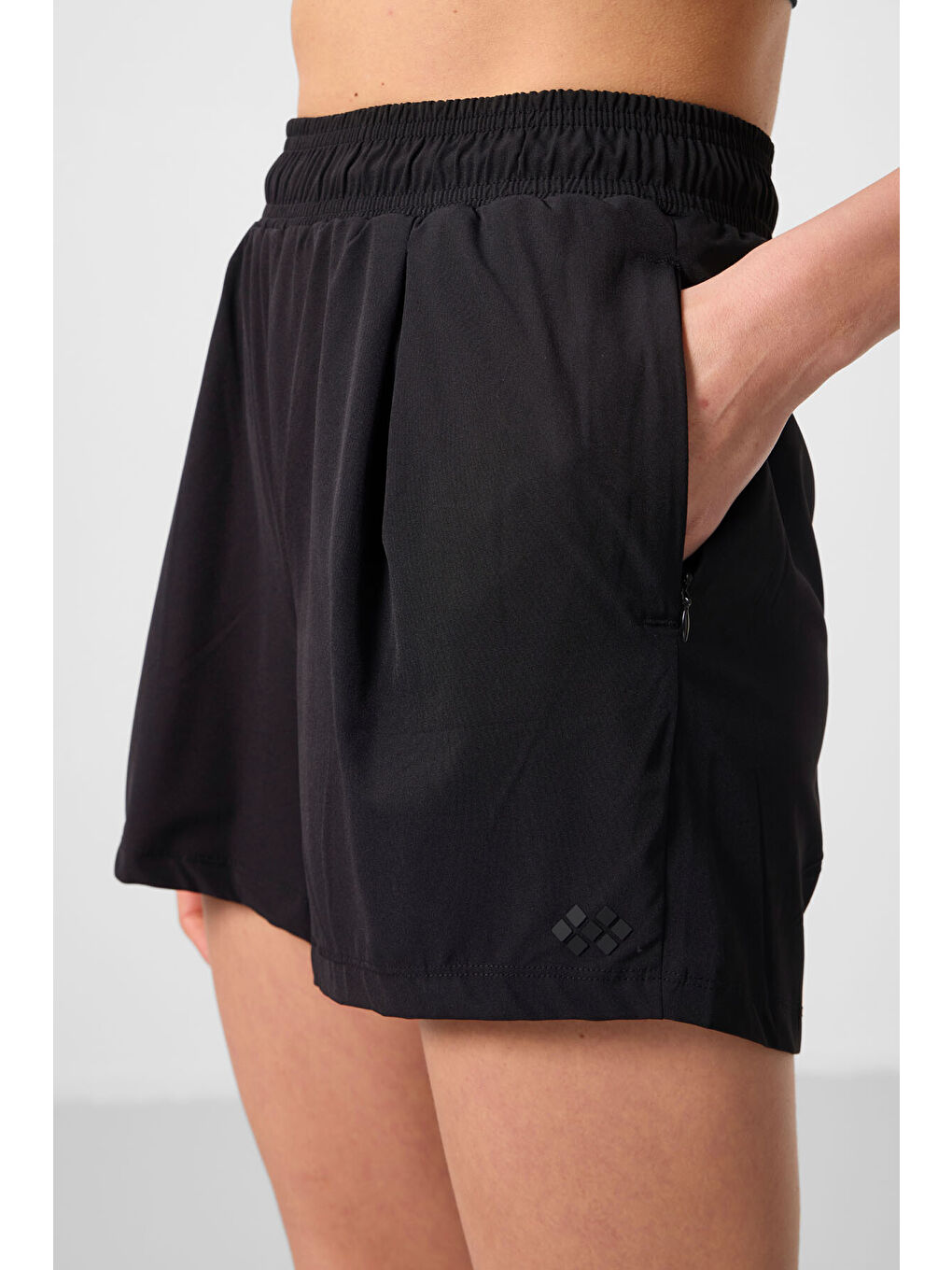 Siyah Polyester Gizli Cep Fermuarlı Rahat Form Kadın Şort - 91014-2