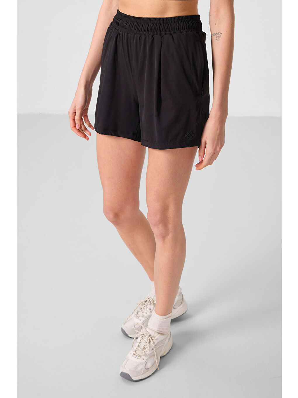 Siyah Polyester Gizli Cep Fermuarlı Rahat Form Kadın Şort - 91014-3