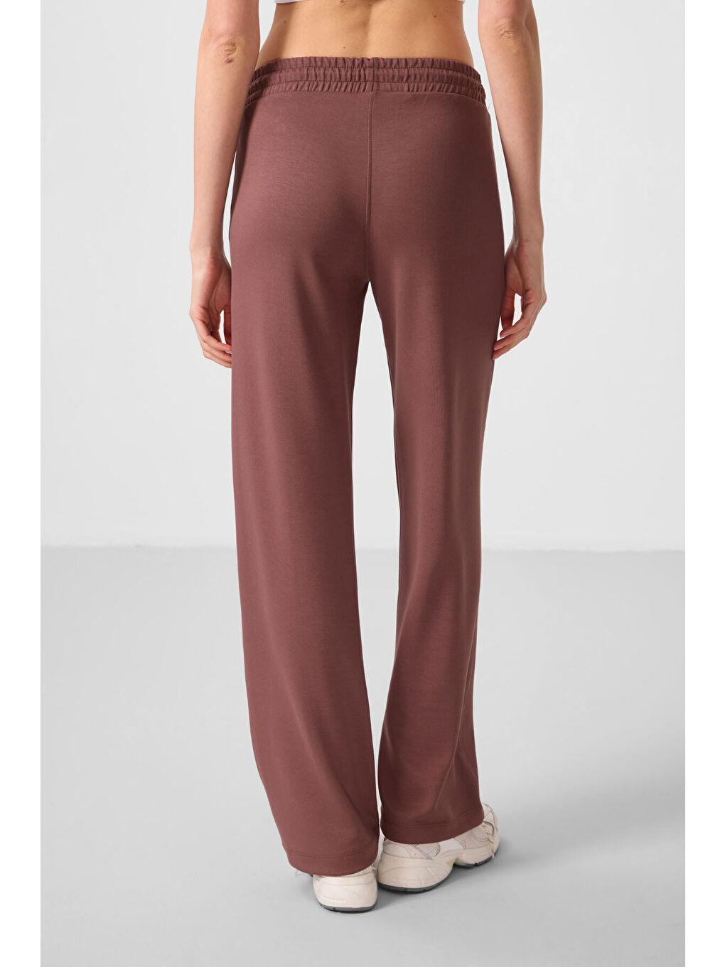 Kahverengi Yumuşak Dokulu Cepli Ön Dikiş Detaylı Kadın Palazzo Pantolon - 94670-4