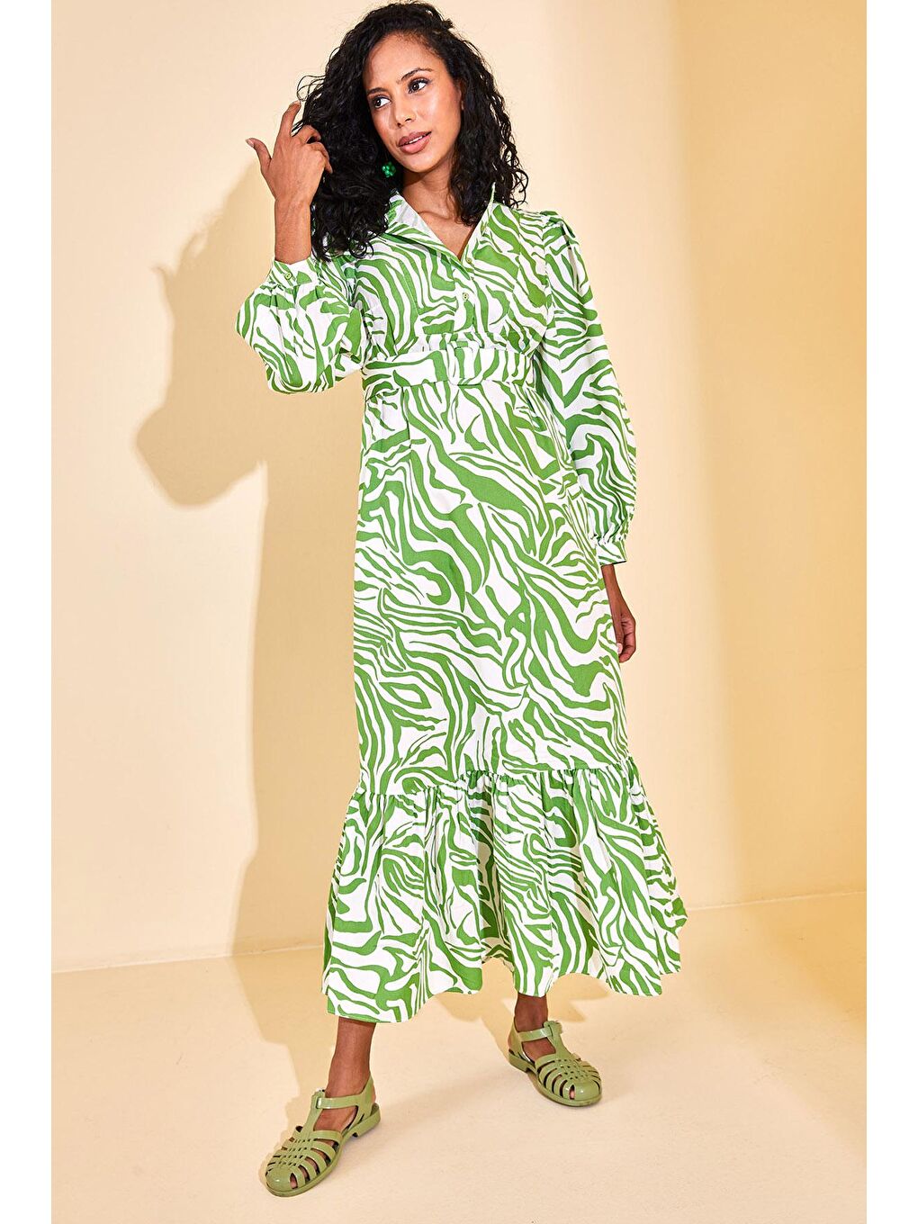 Yeşil Eteği Fırfırlı Desenli Maxi Elbise 3KXK6-46862-08-1