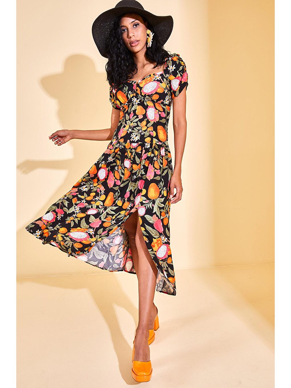 Siyah Kalp Yaka Desenli Elbise 3KXK6-46681-02-1