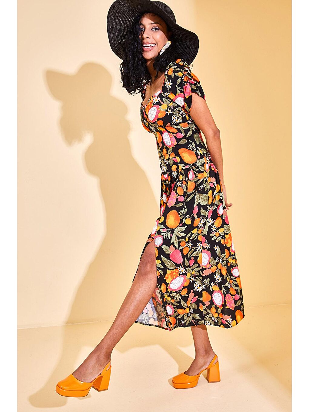 Siyah Kalp Yaka Desenli Elbise 3KXK6-46681-02-3