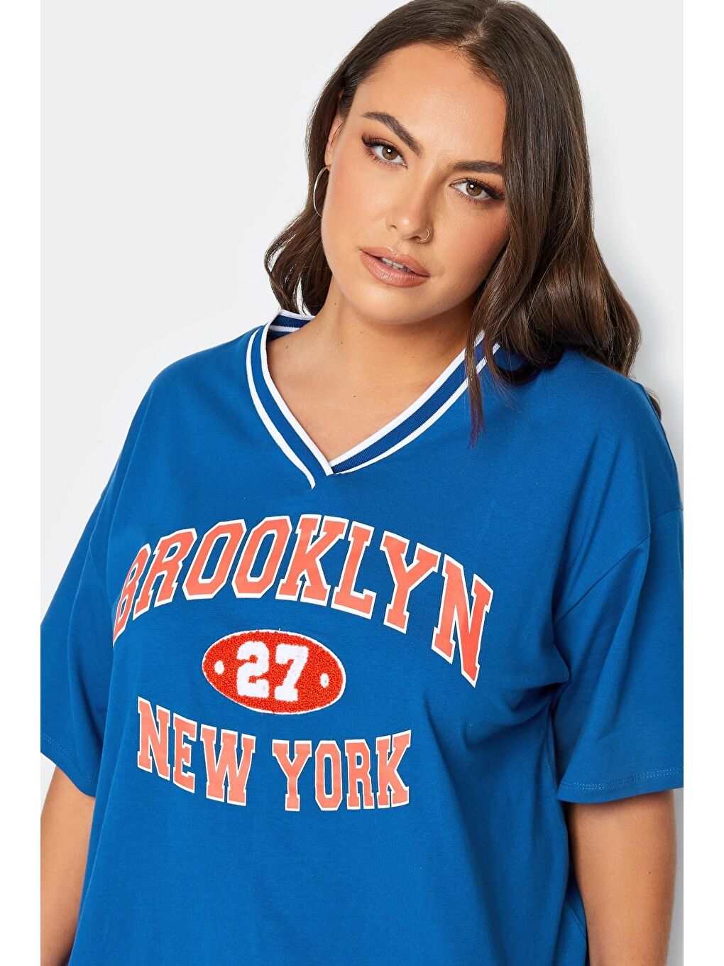 Mavi Büyük Beden Önü Baskılı V Yaka Yarım Kollu Uzun Kesim Tişört 302503-3