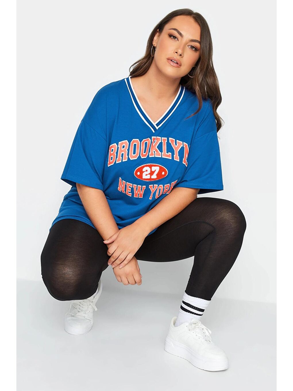 Mavi Büyük Beden Önü Baskılı V Yaka Yarım Kollu Uzun Kesim Tişört 302503-4