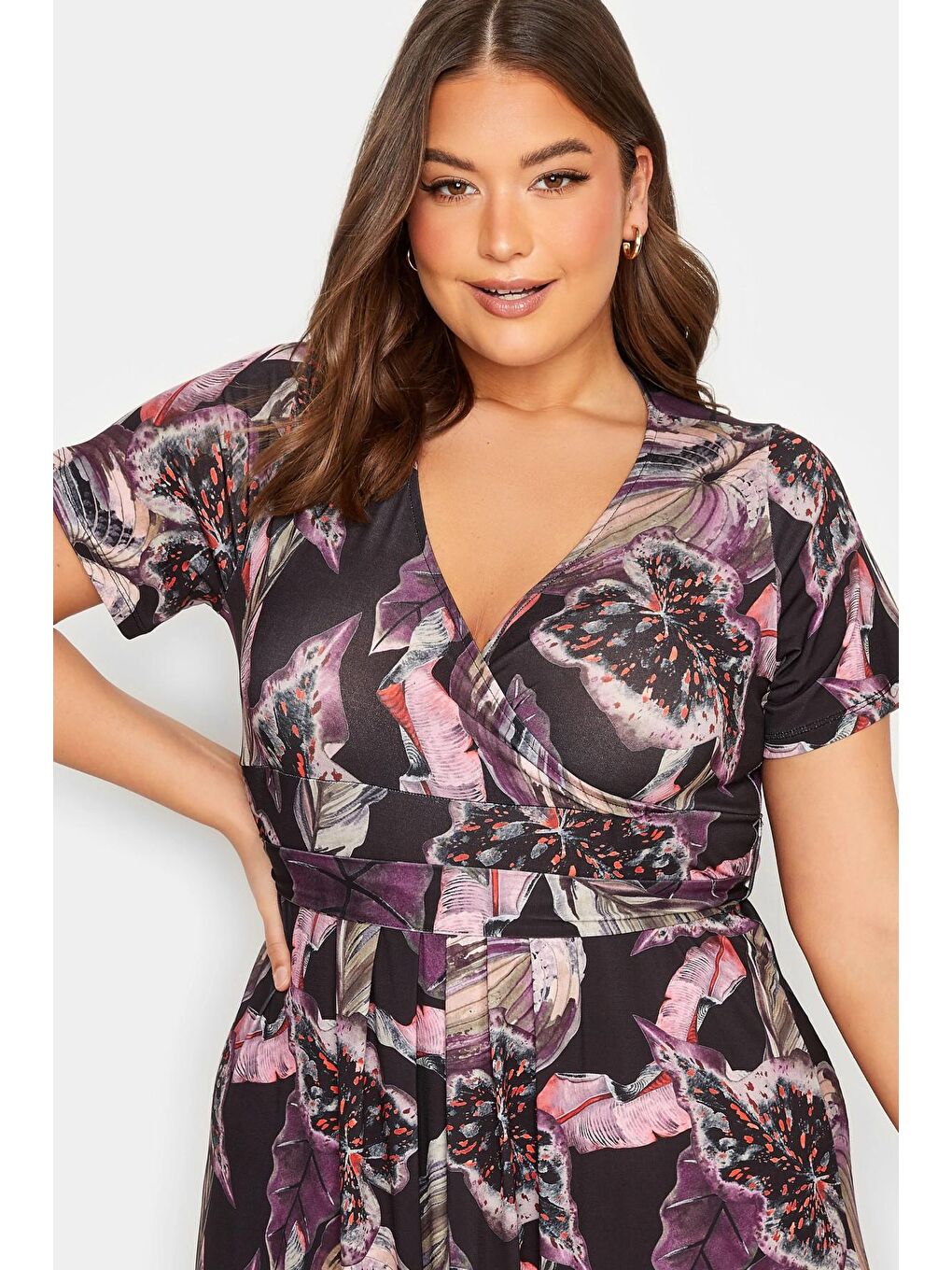 Siyah Büyük Beden V Yaka Desenli Kuşaklı Elastanlı Yarım Kol Anvelop Elbise 301989-1