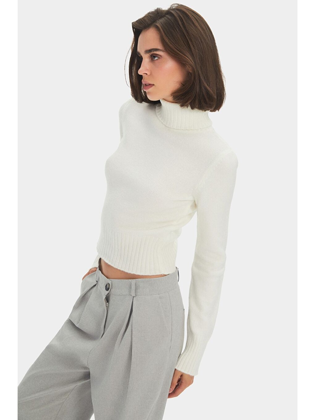 Ekru Basic Boğazlı Kazak