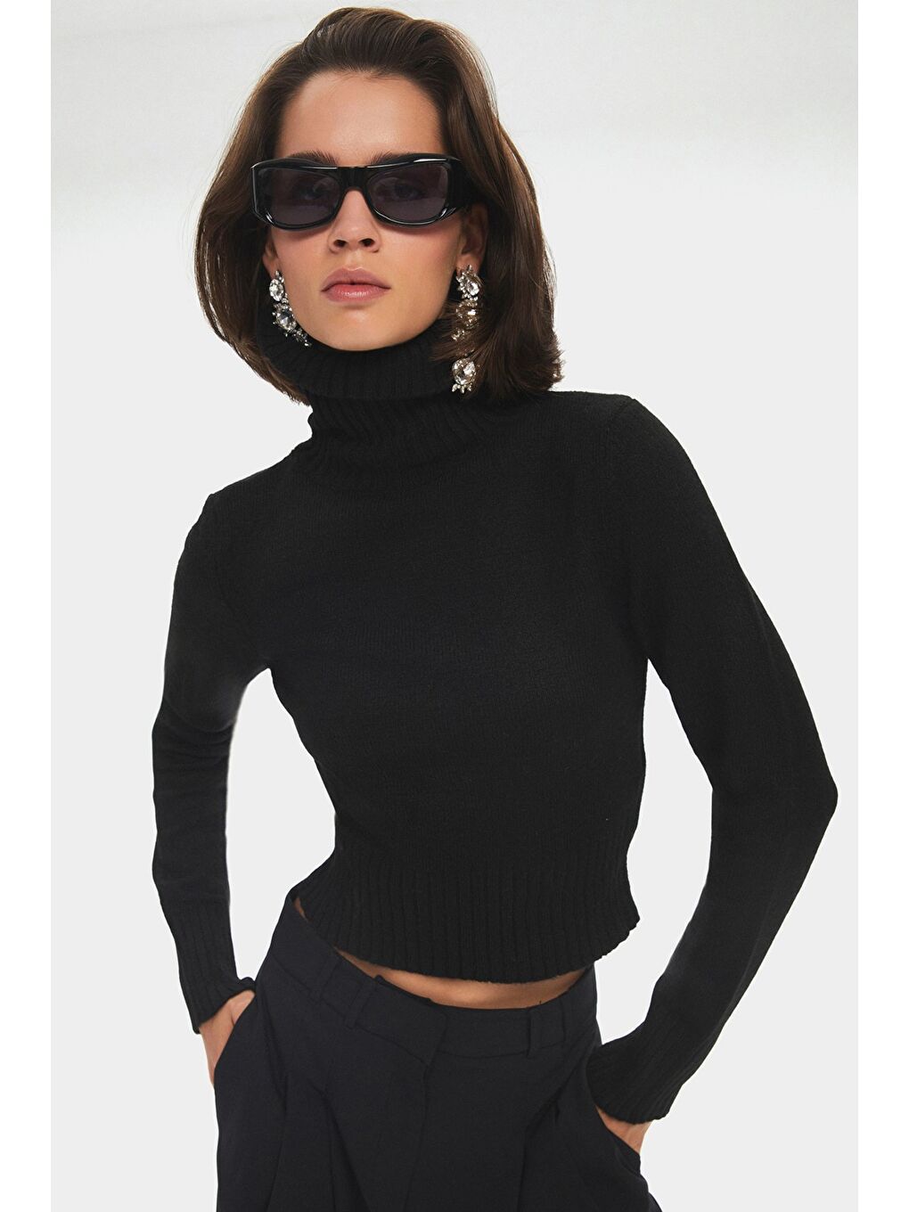 Siyah Basic Boğazlı Kazak