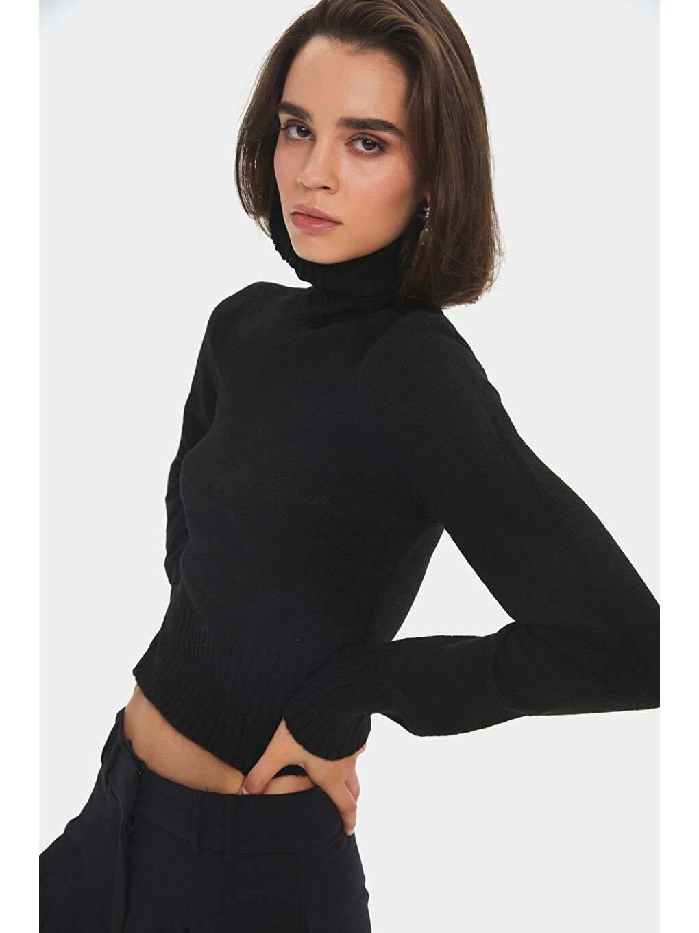 Siyah Basic Boğazlı Kazak-2