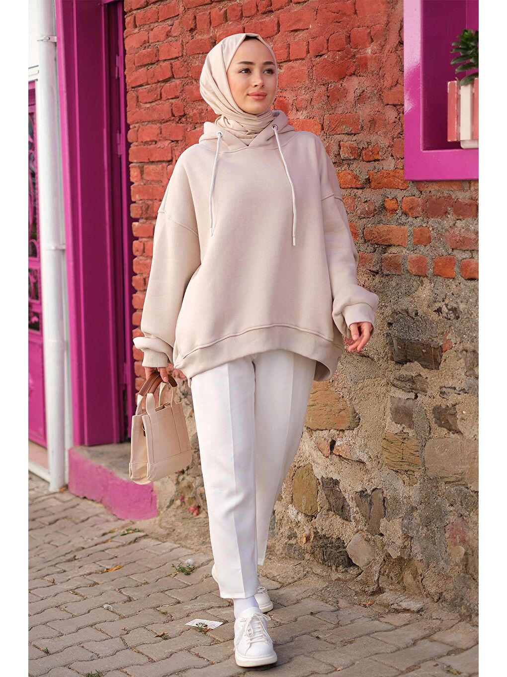 Kadın Kapüşonlu Cepli Sweat Bej-1
