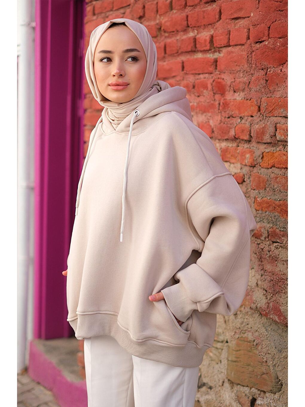 Kadın Kapüşonlu Cepli Sweat Bej-2