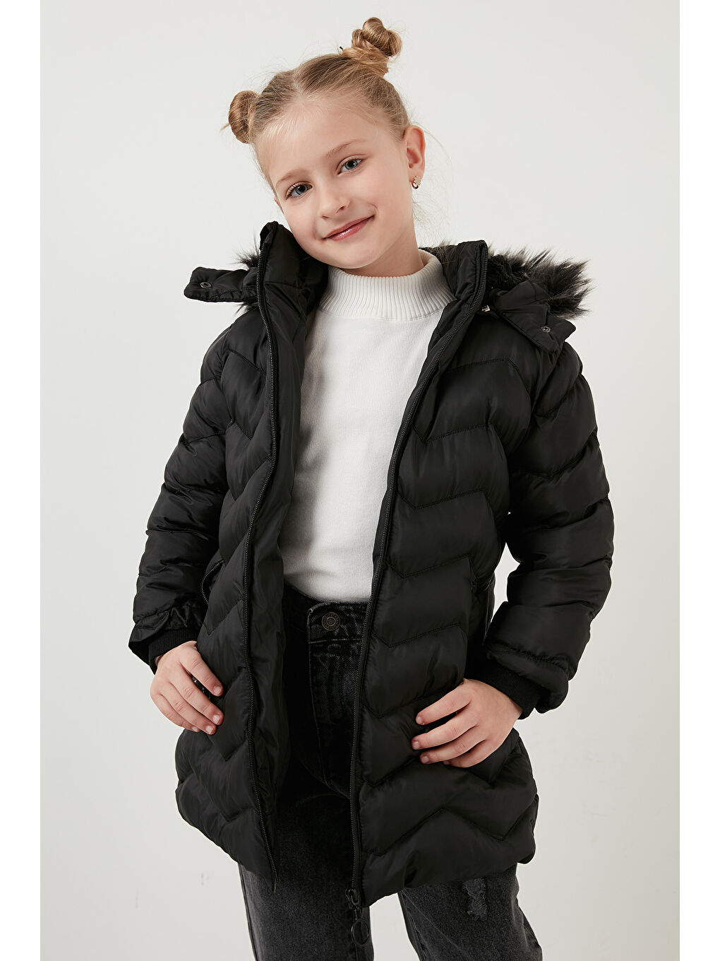 Siyah Pelüş Astarlı Yakası Suni Kürklü Çıkarılabilir Kapüşonlu Kışlık Kız Çocuk Mont 5766041-8