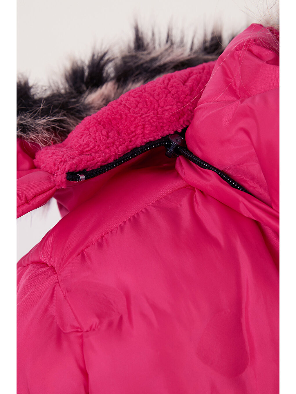 Fuşya Yakası Suni Kürklü Çıkarılabilir Kapüşonlu Pelüş Astarlı Kışlık Uzun Kız Çocuk 5760003-5