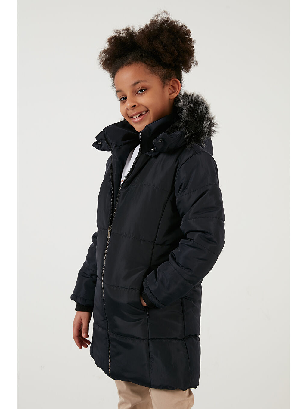 Lacivert Yakası Suni Kürklü İçi Pelüş Astarlı Çıkarılabilir Kapüşonlu Kız Çocuk Mont 5760043-7