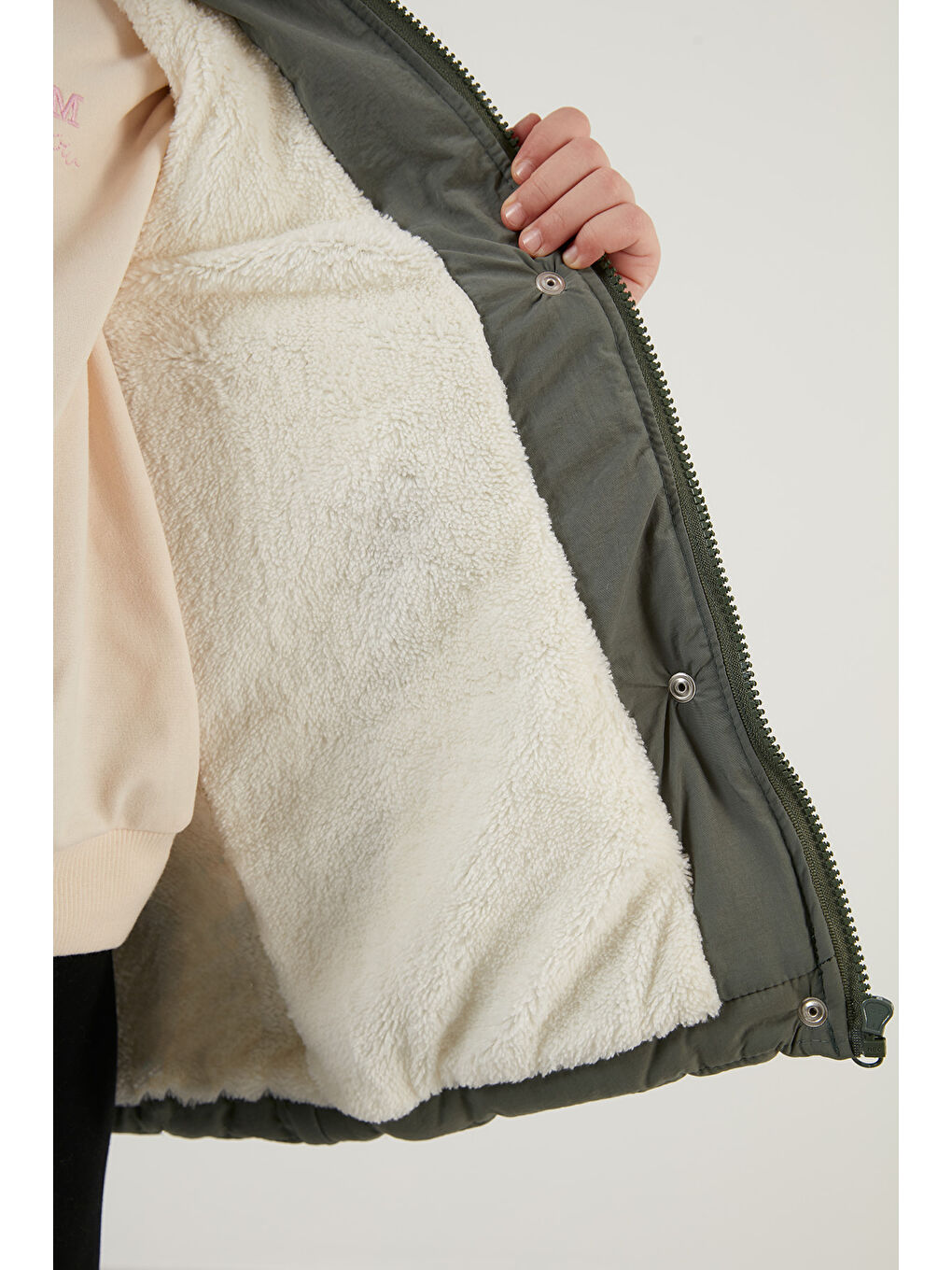 Yeşil Yakası Suni Kürklü Pelüş Astarlı Kapüşonlu Cepli Kız Çocuk Mont 6035030-5