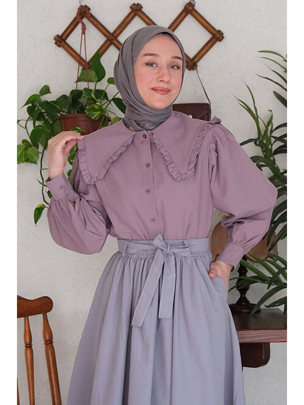 Soft Mor Yakası Fırfırlı Gömlek-1
