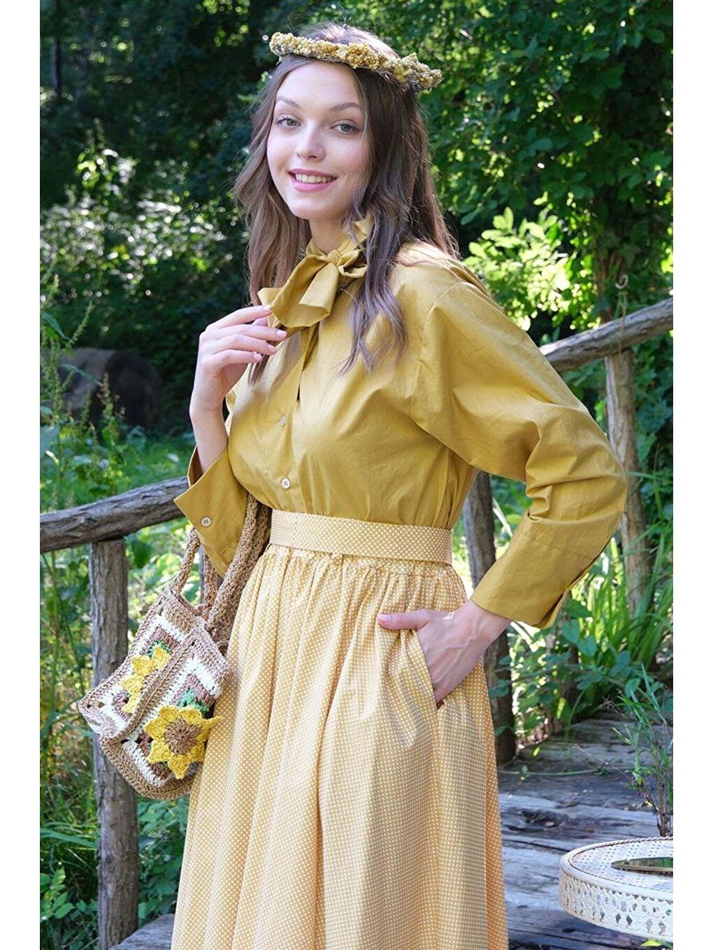 Sarı Hardal Yakası Fiyonklu Gömlek