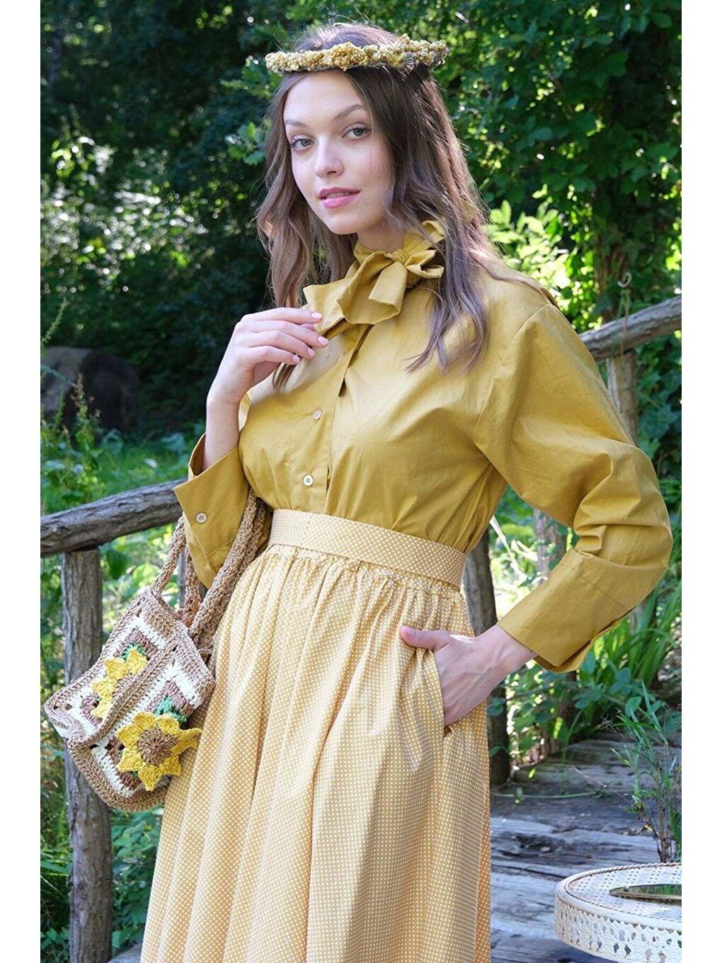 Sarı Hardal Yakası Fiyonklu Gömlek-1